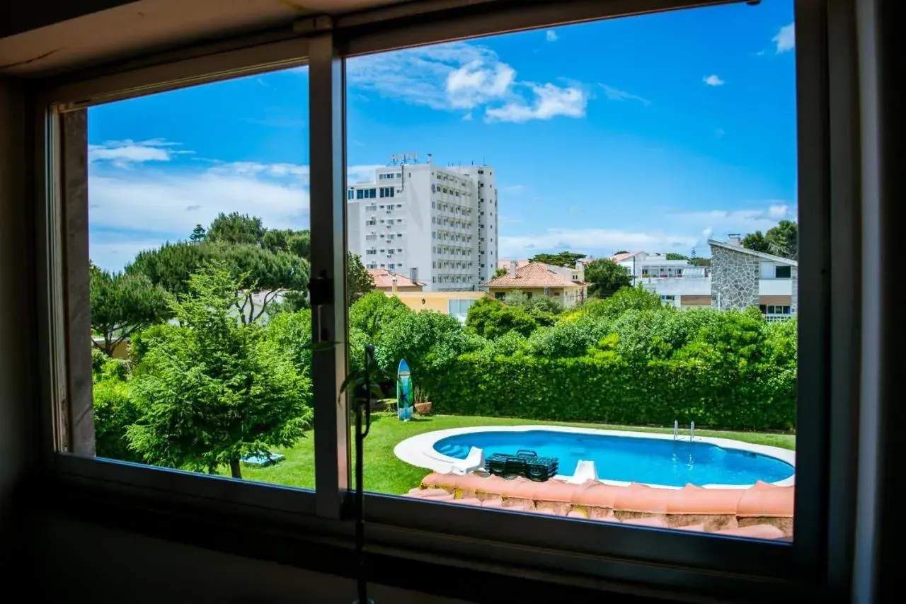 Deluxe Queen Room in Carcavelos Surf Hostel and Surf Camp Deluxe Queen Room in Carcavelos Surf Hostel and Surf Camp