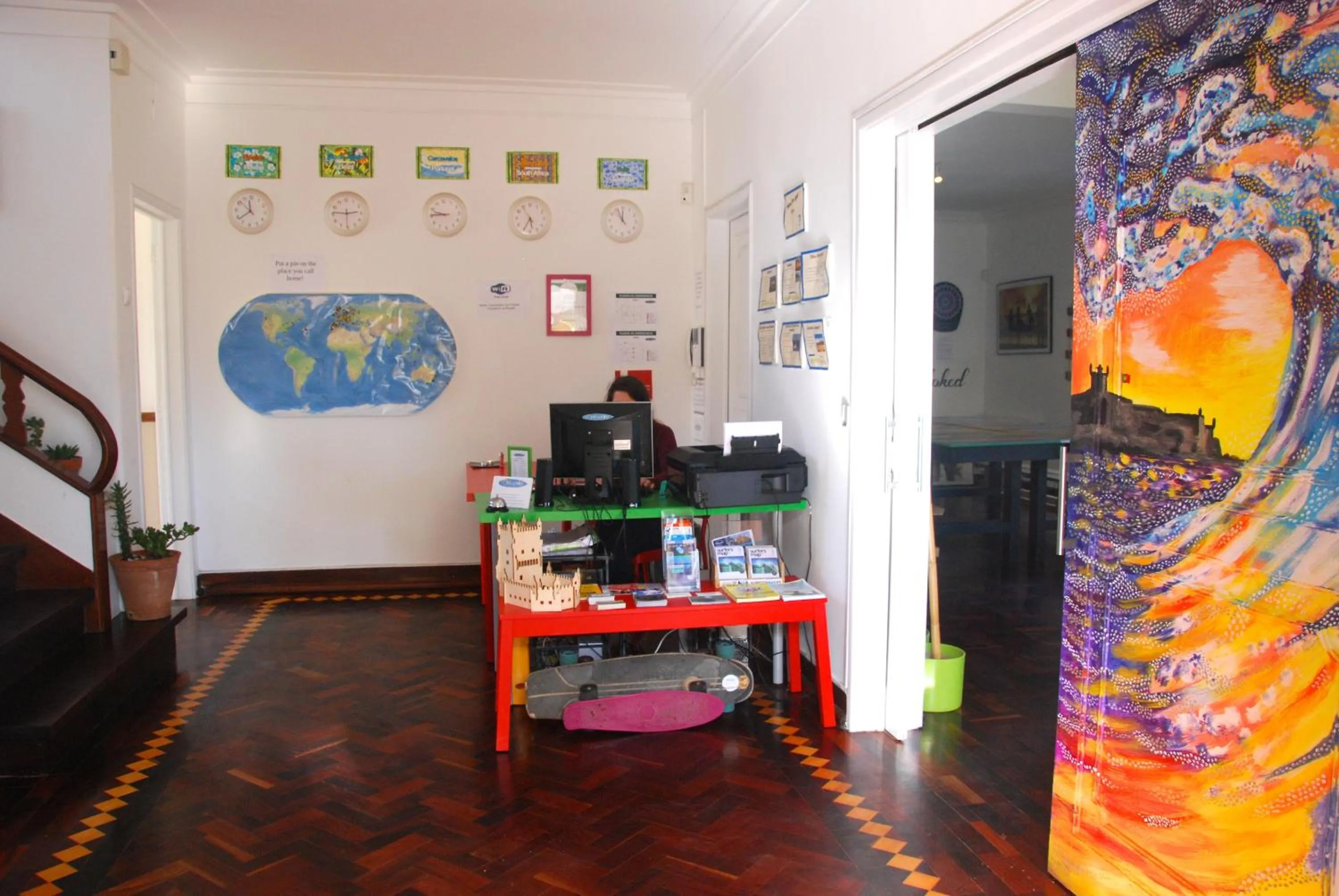 Lobby or reception in Carcavelos Surf Hostel Beach
