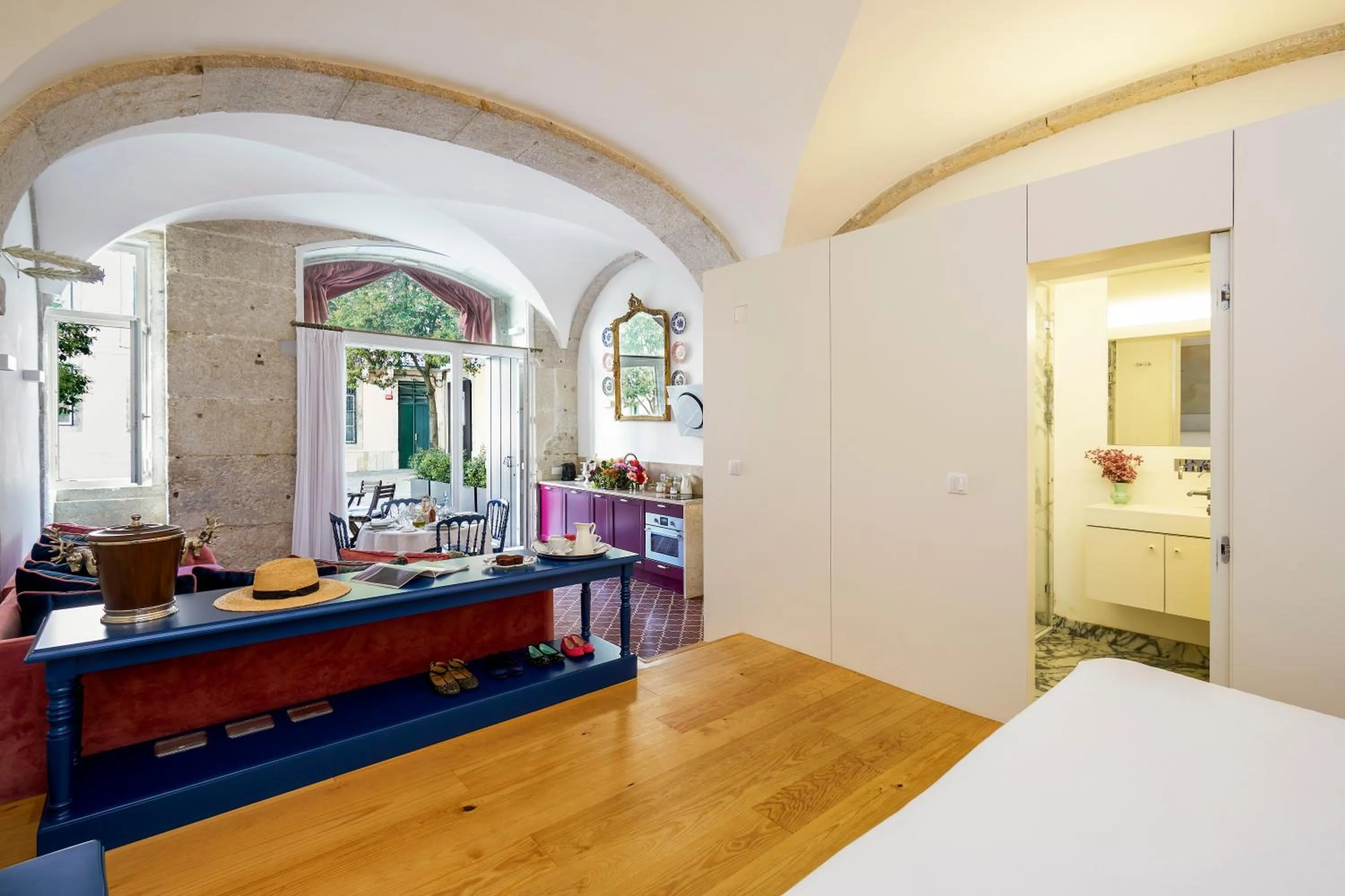 Shower, Bed in Residentas Apostolos