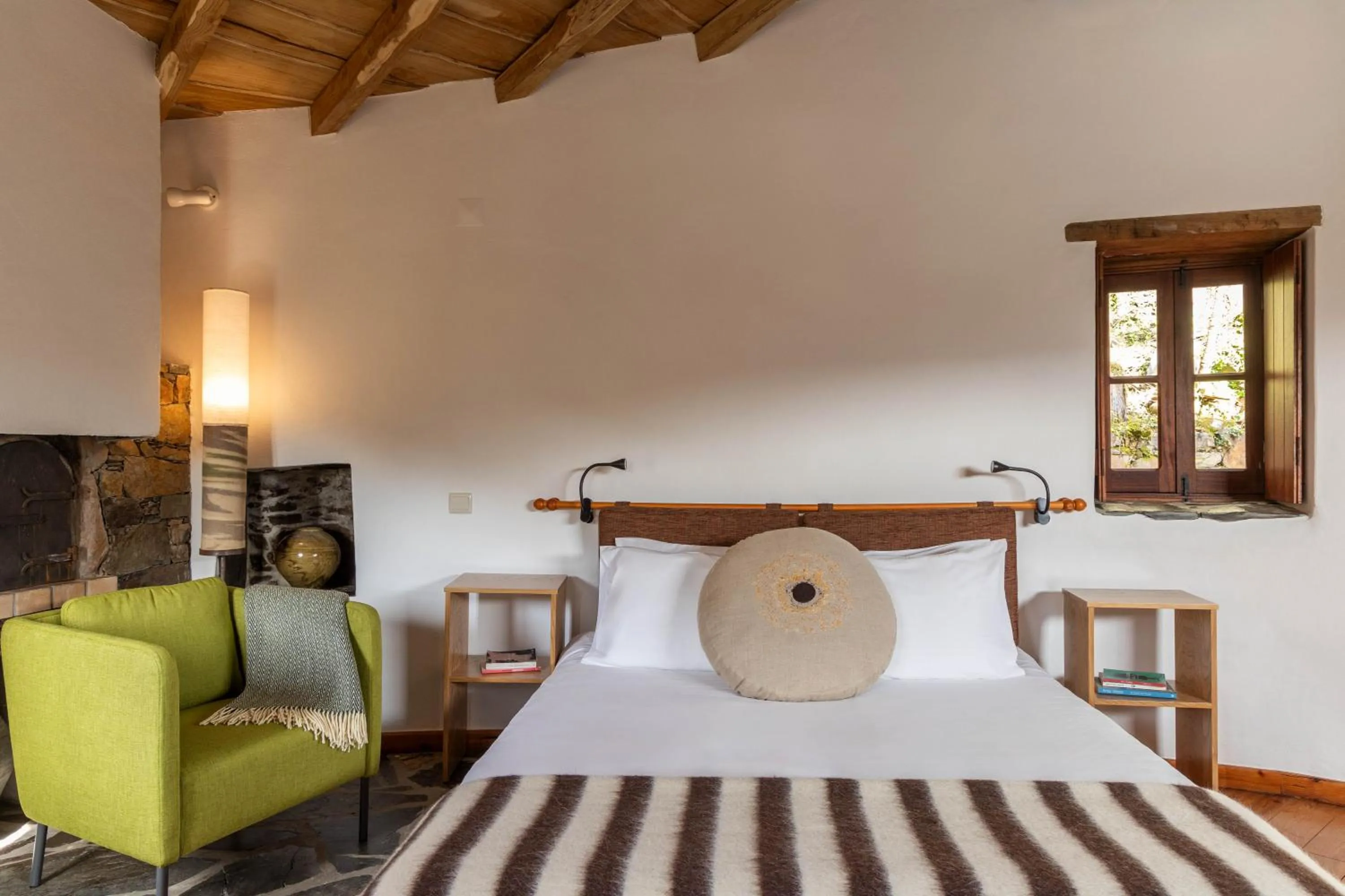 Bedroom, Bed in Cerdeira - Home for Creativity