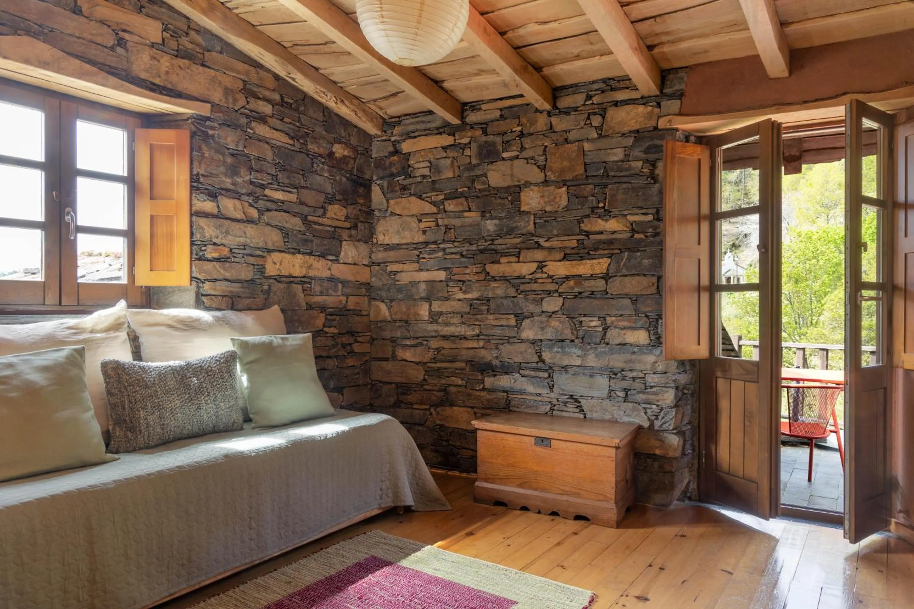 Living room, Bed in Cerdeira - Home for Creativity