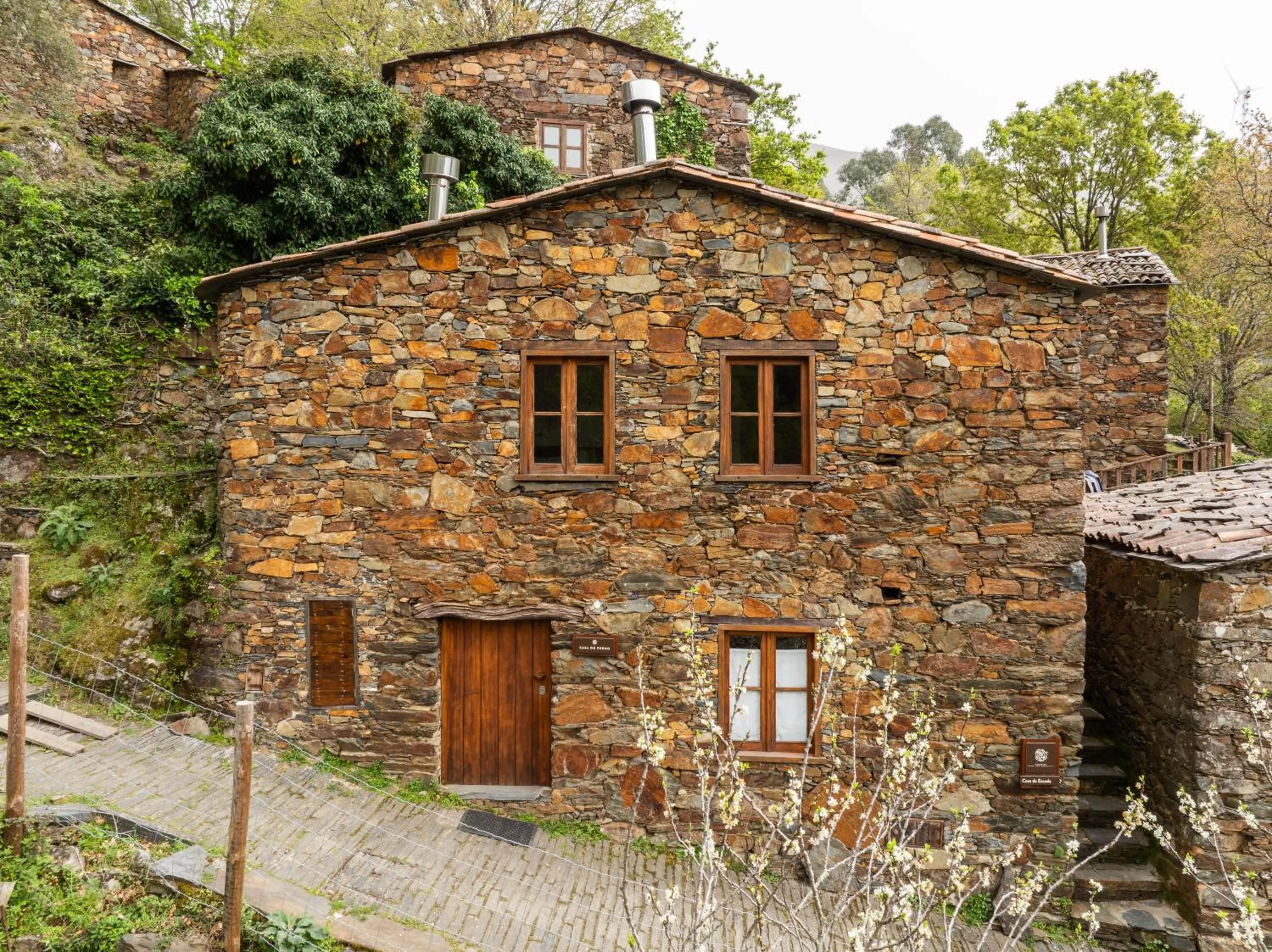 Property building in Cerdeira - Home for Creativity