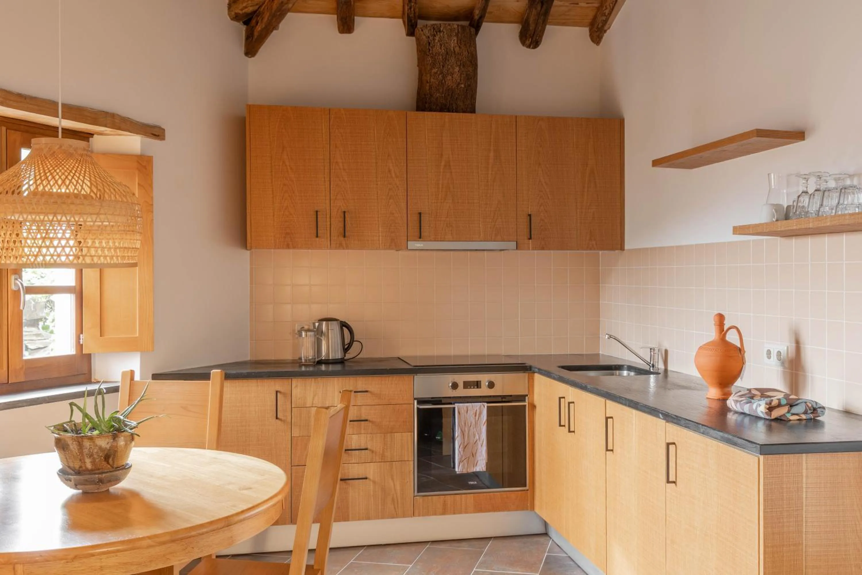 Kitchen or kitchenette in Cerdeira - Home for Creativity
