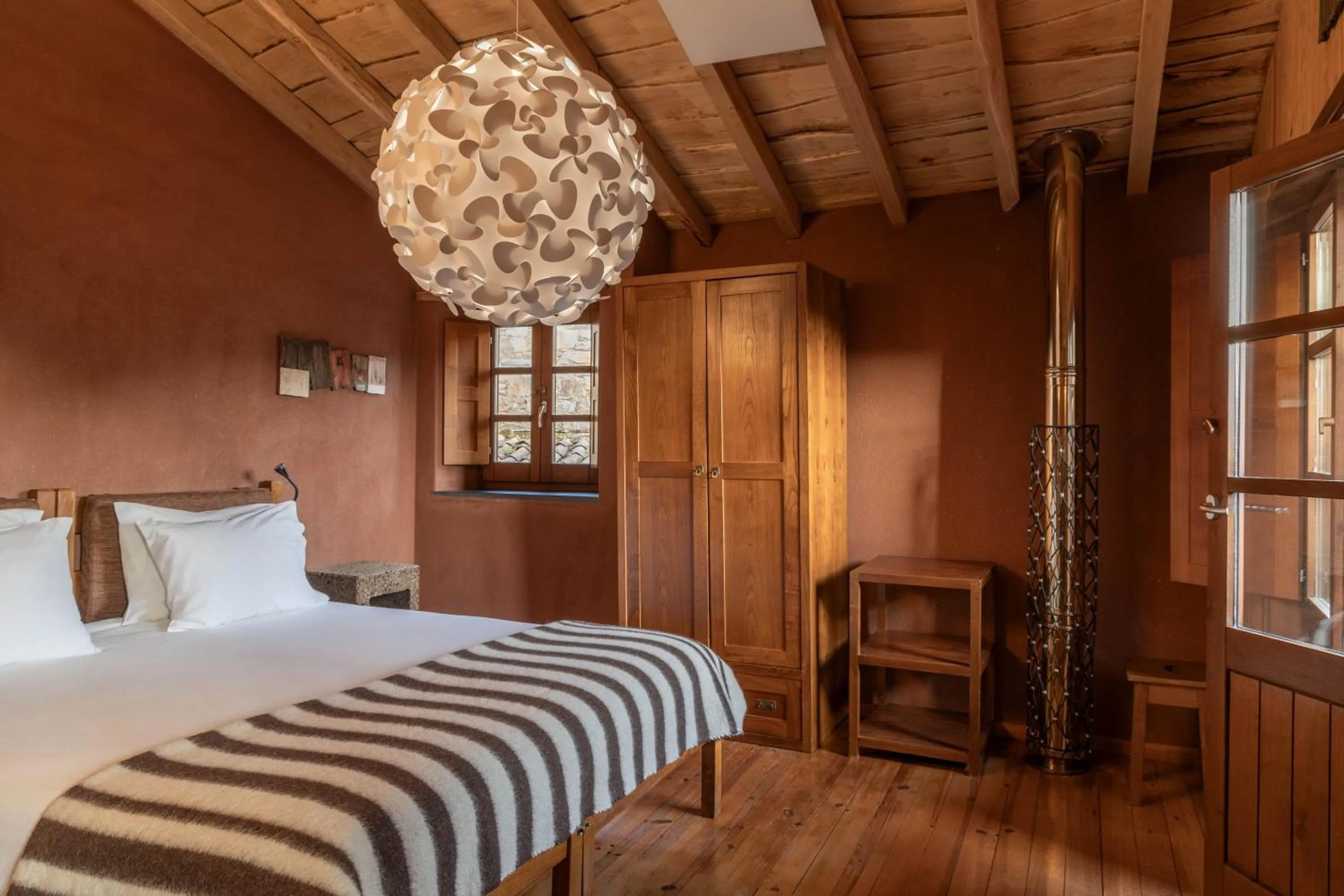 Photo of the whole room, Bed in Cerdeira - Home for Creativity
