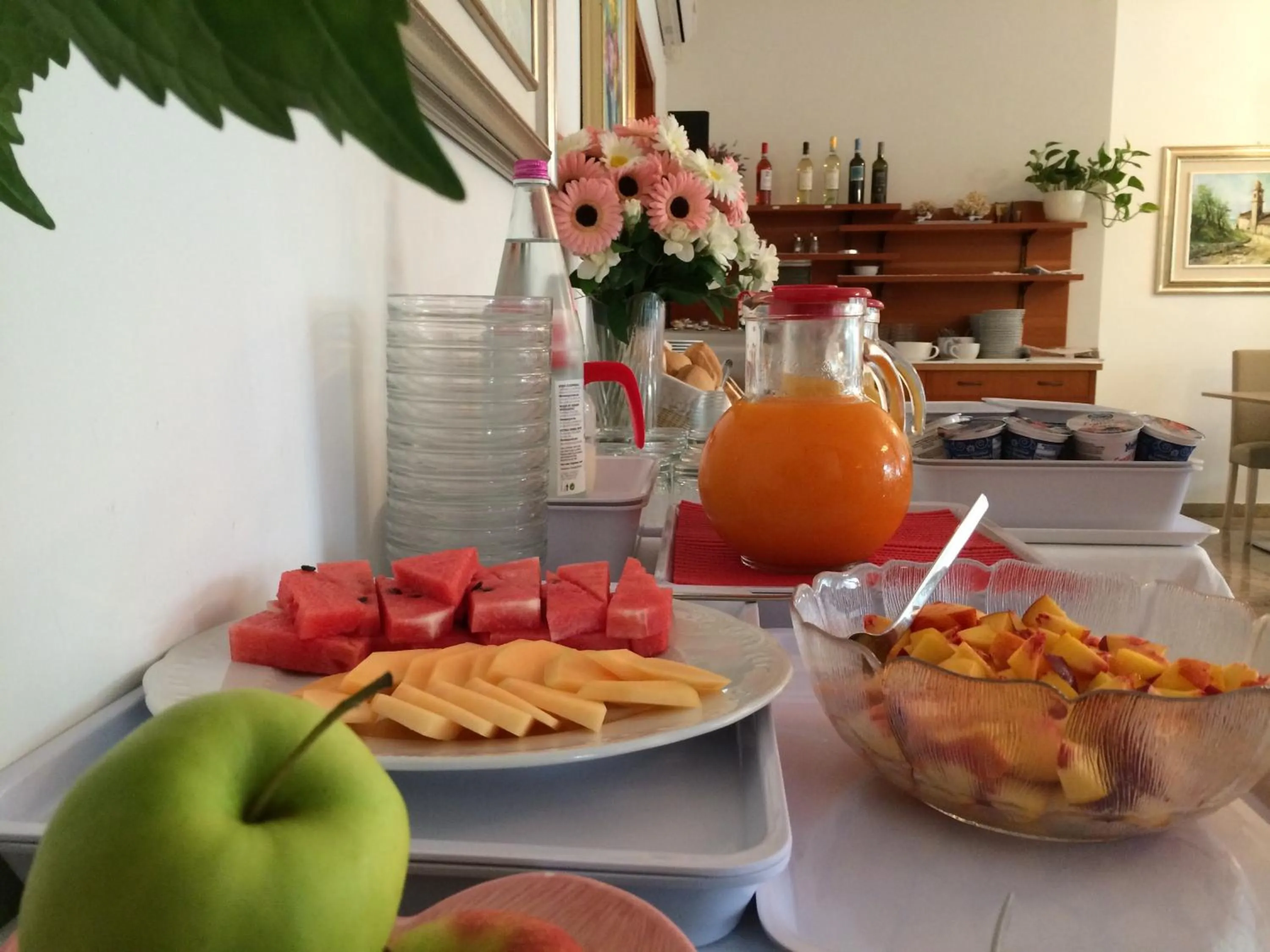 Buffet breakfast in Hotel Zanetti