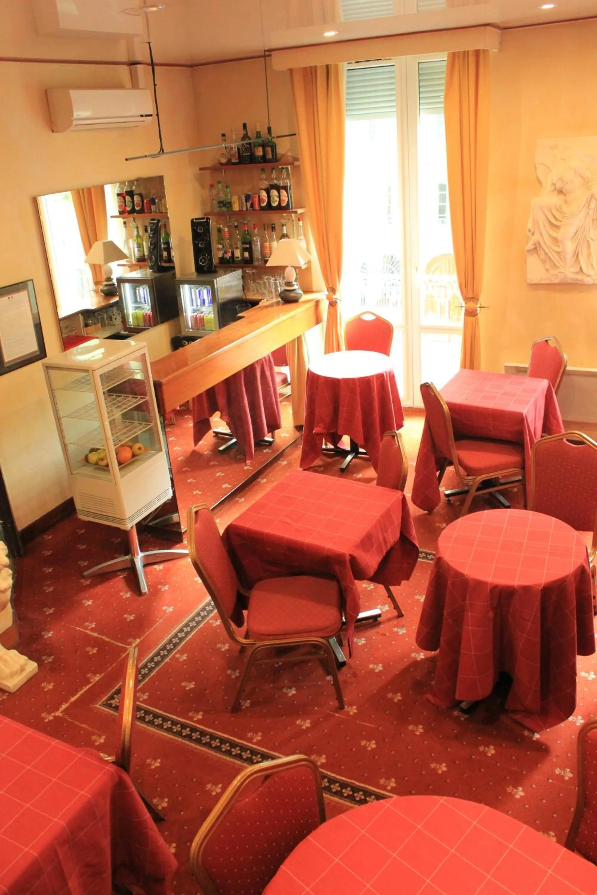 Lounge or bar in Hôtel Foch