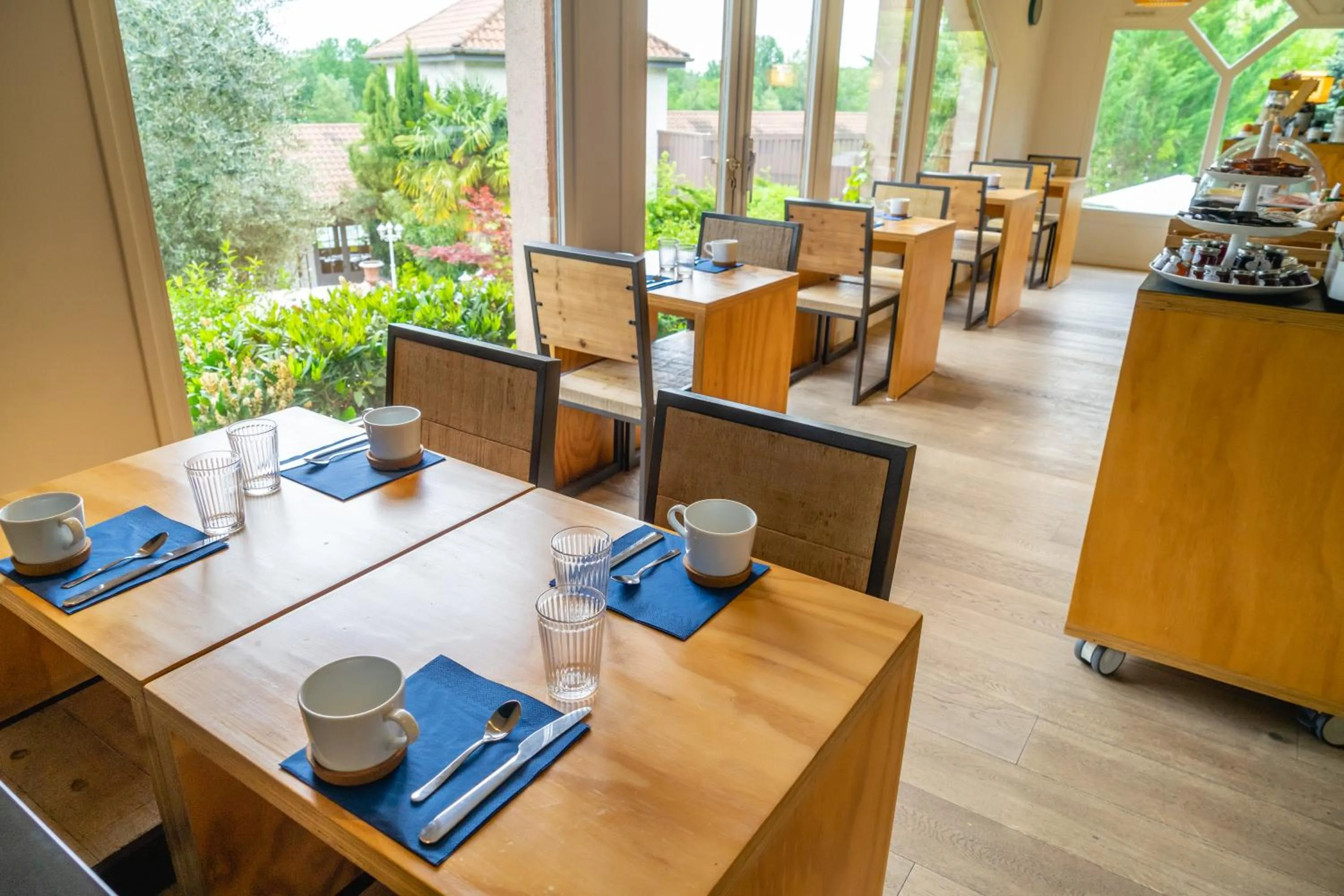 Garden in Best Western Bridge Hotel Lyon East