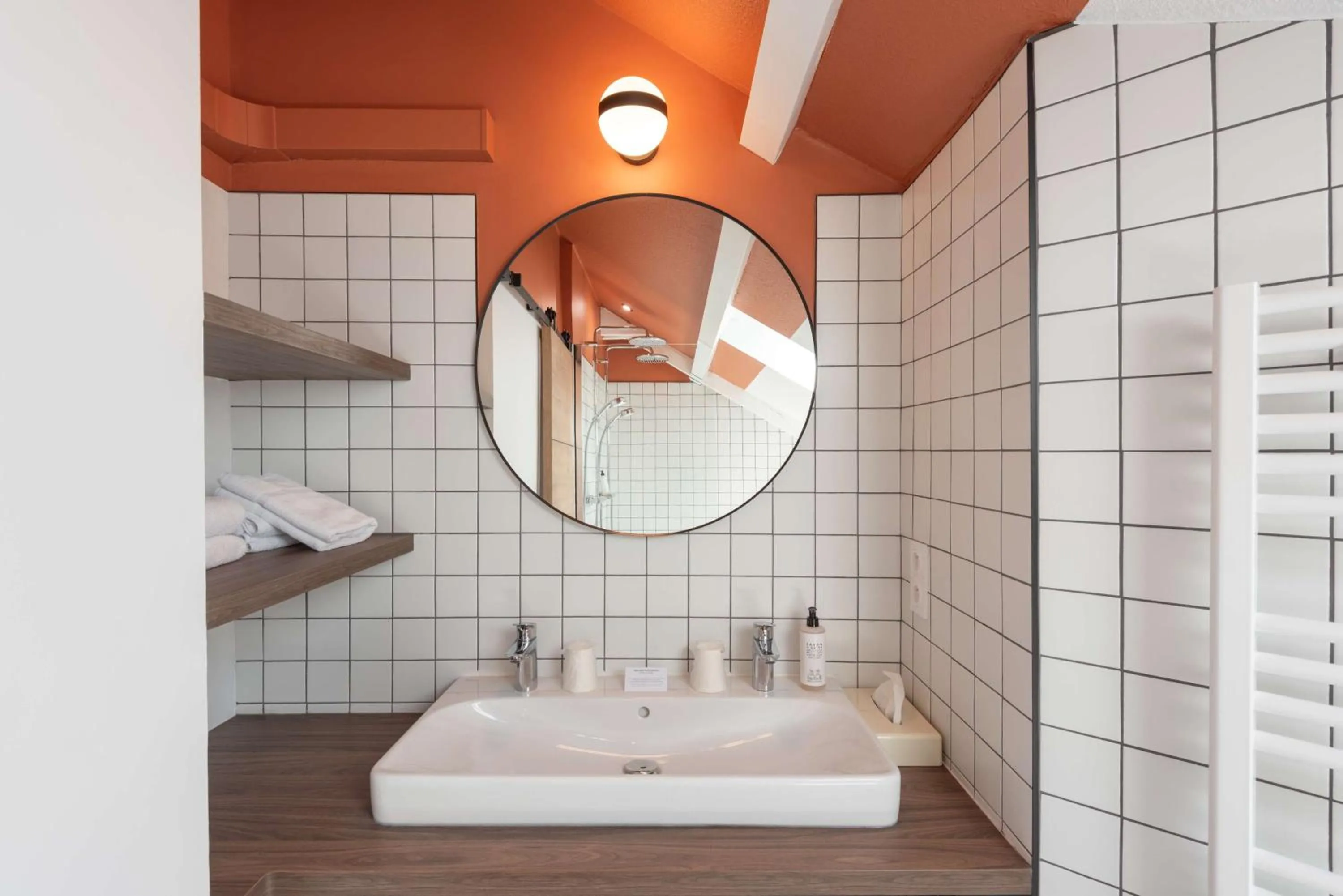 Bathroom in Best Western Bridge Hotel Lyon East