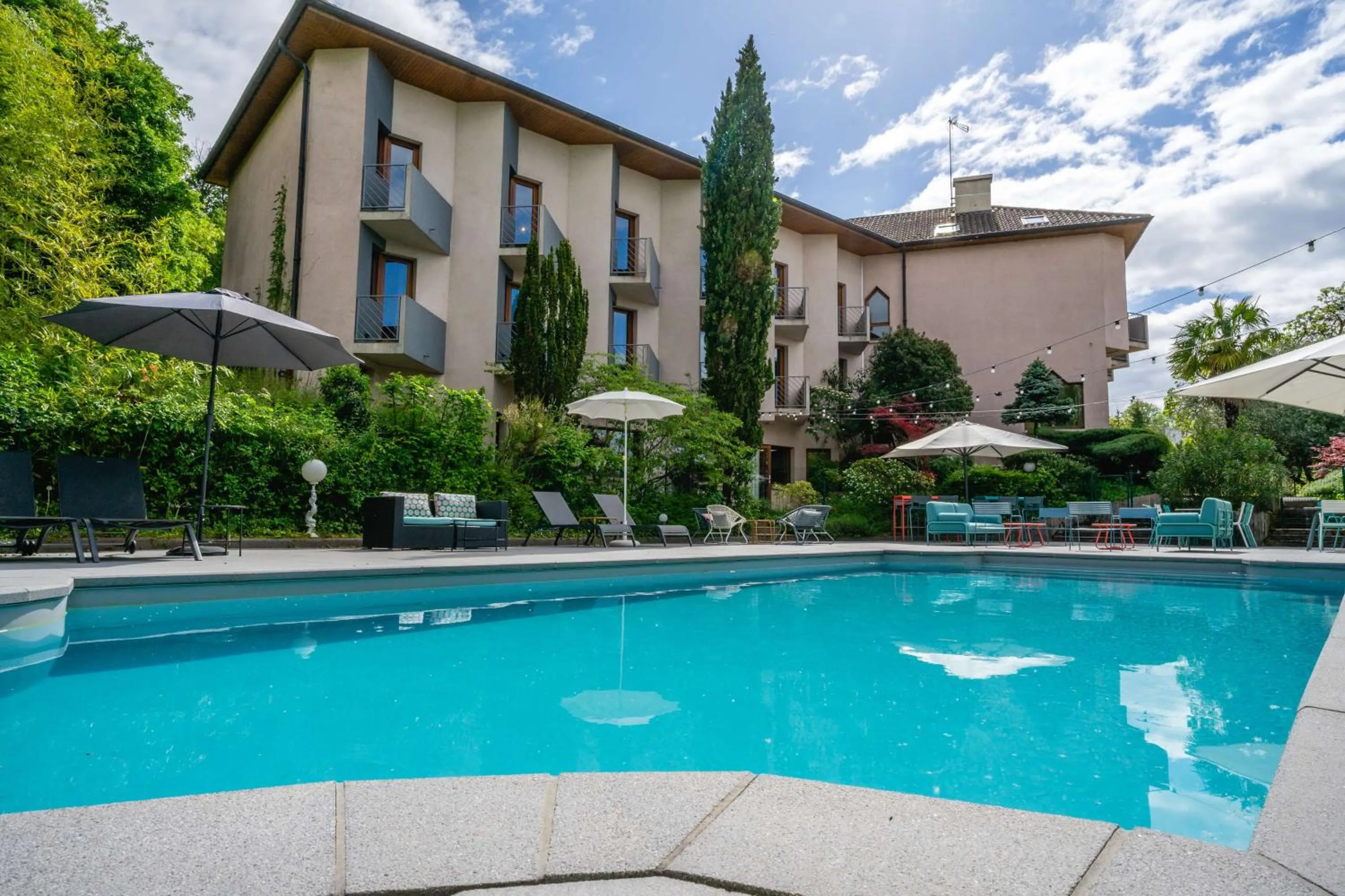 Pool view in Best Western Bridge Hotel Lyon East