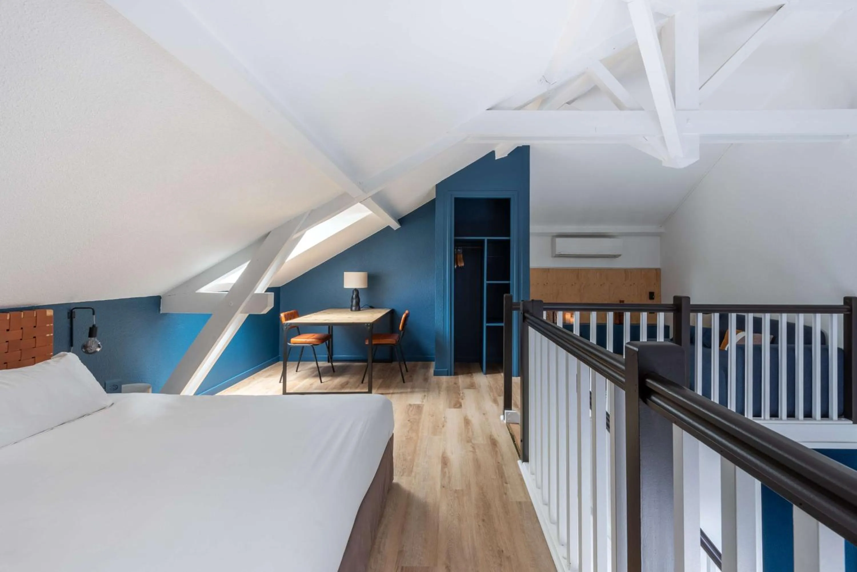 Photo of the whole room, Bed in Best Western Bridge Hotel Lyon East