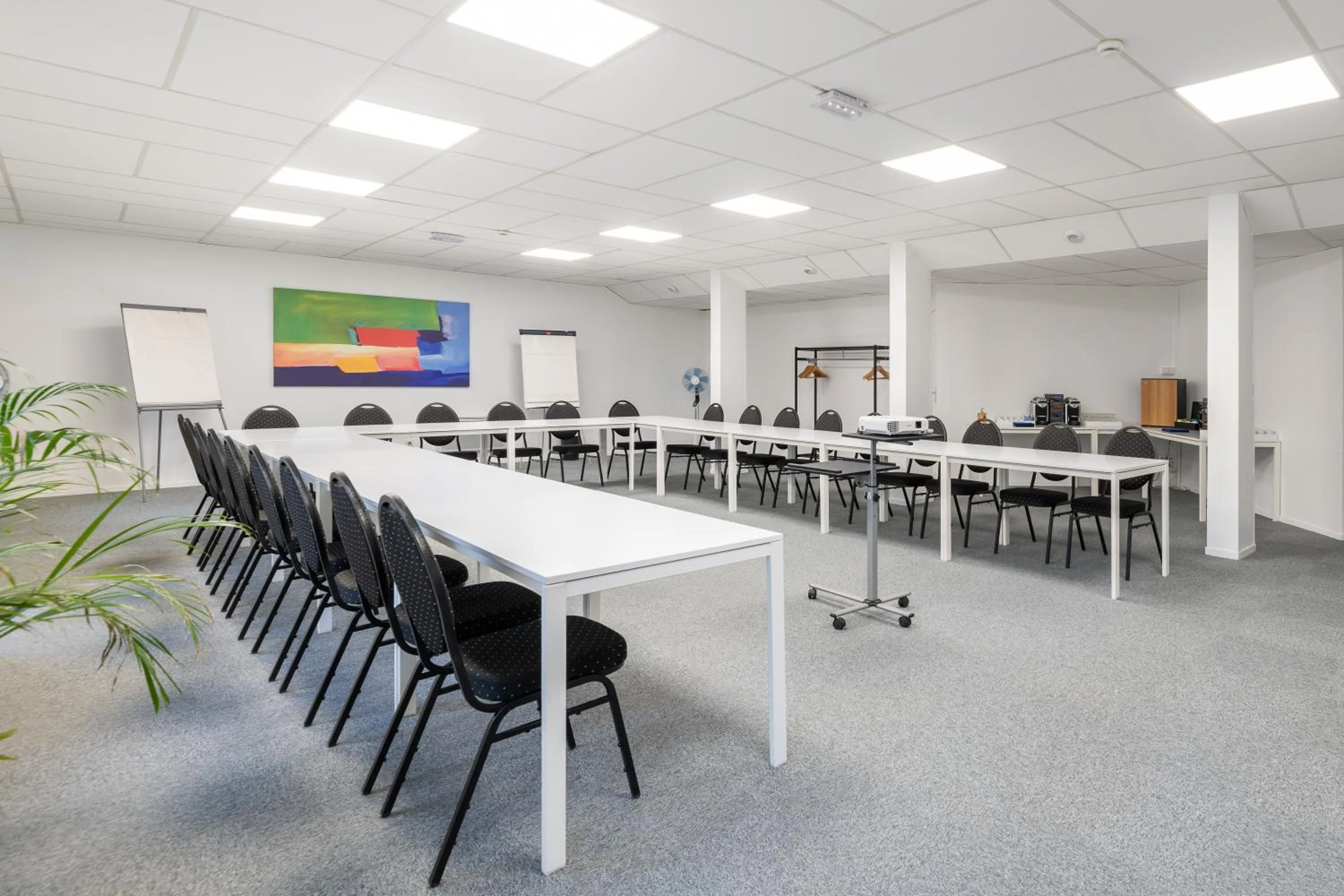 Meeting/conference room in Best Western Bridge Hotel Lyon East