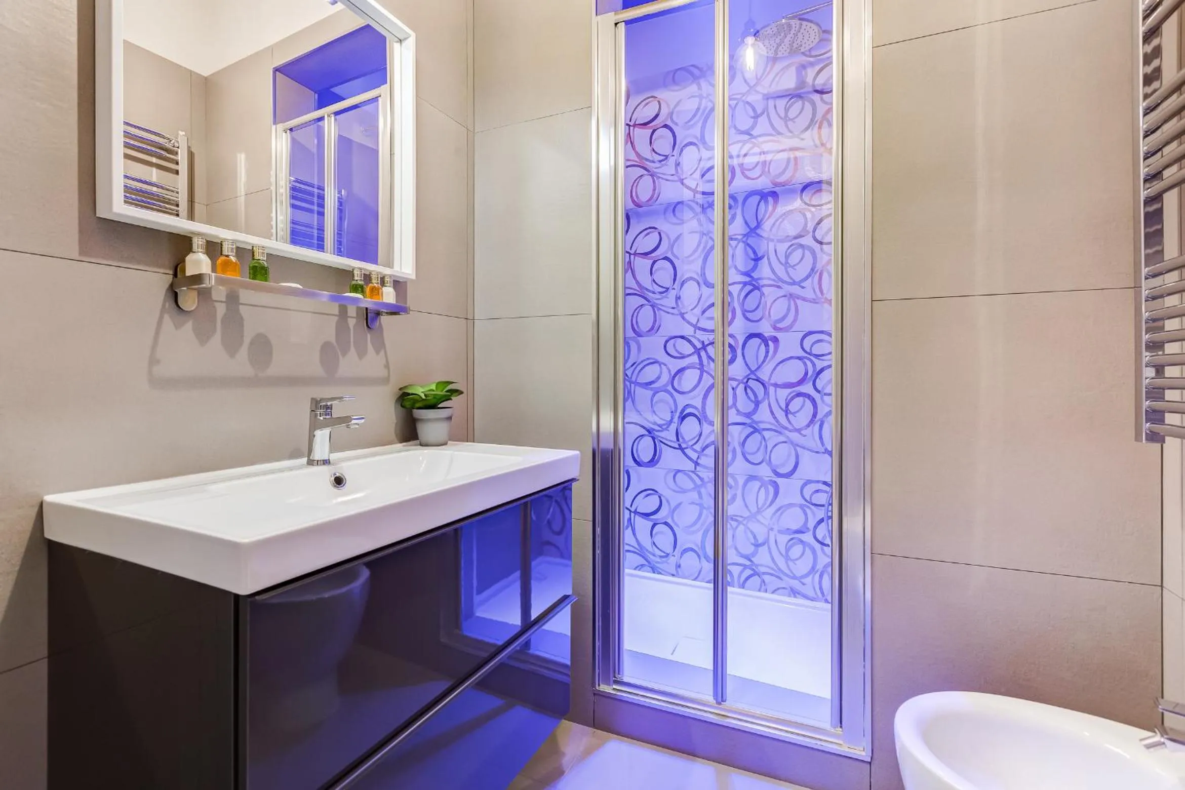 Shower in Tankara Suite