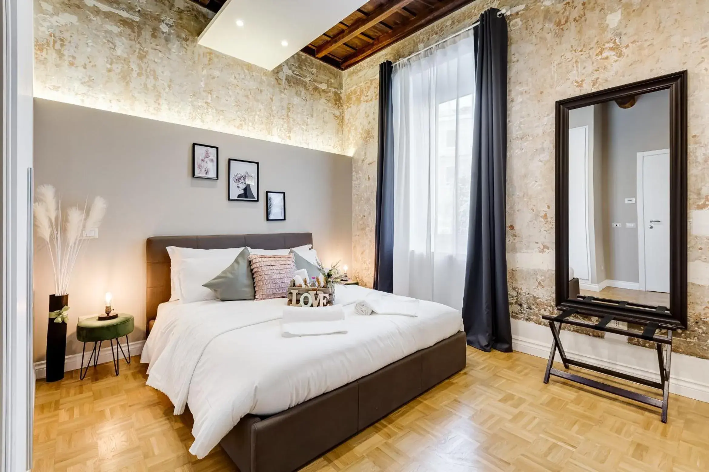 Large Double Room in Tankara Suite Large Double Room in Tankara Suite