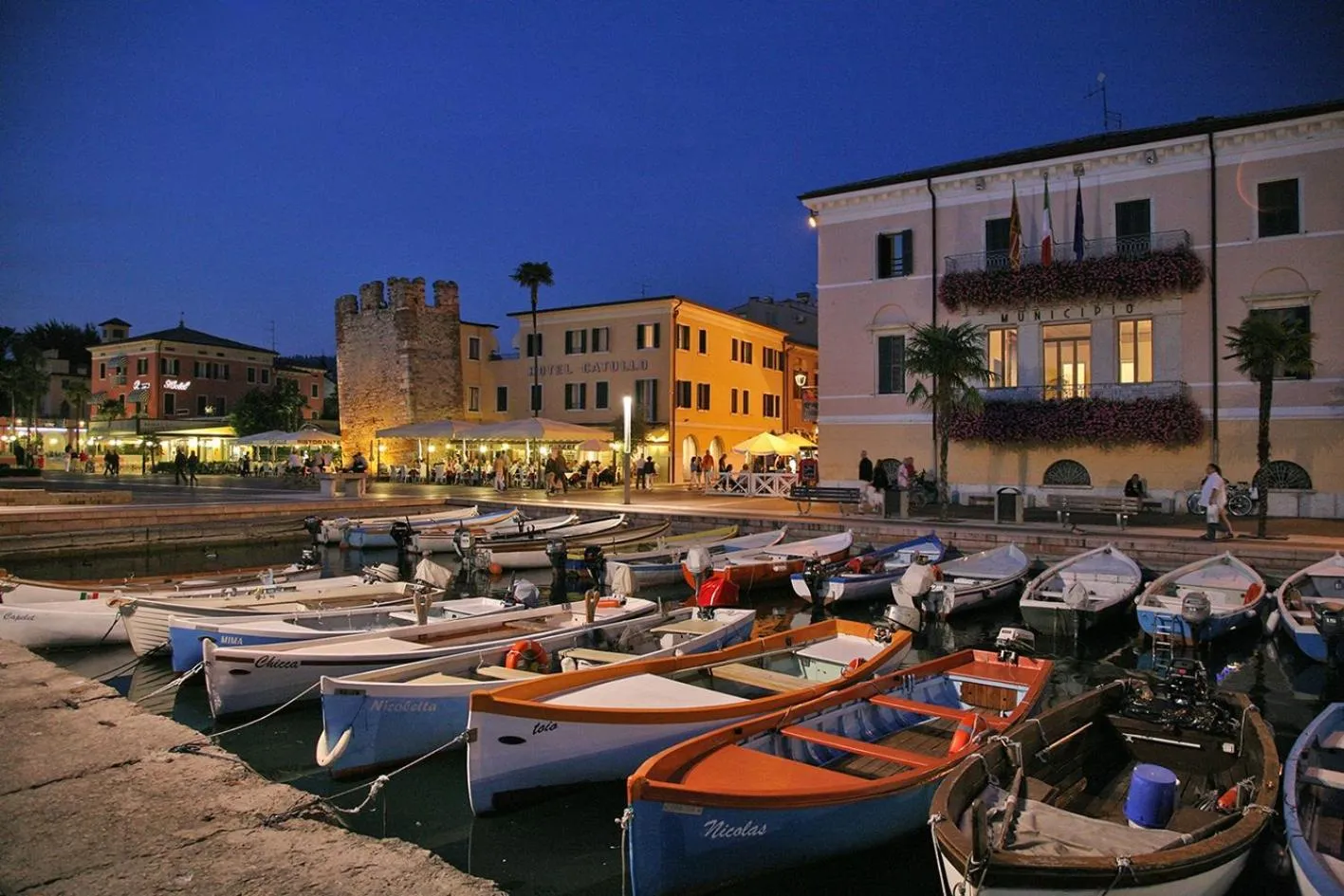 Neighbourhood in B City Hotel