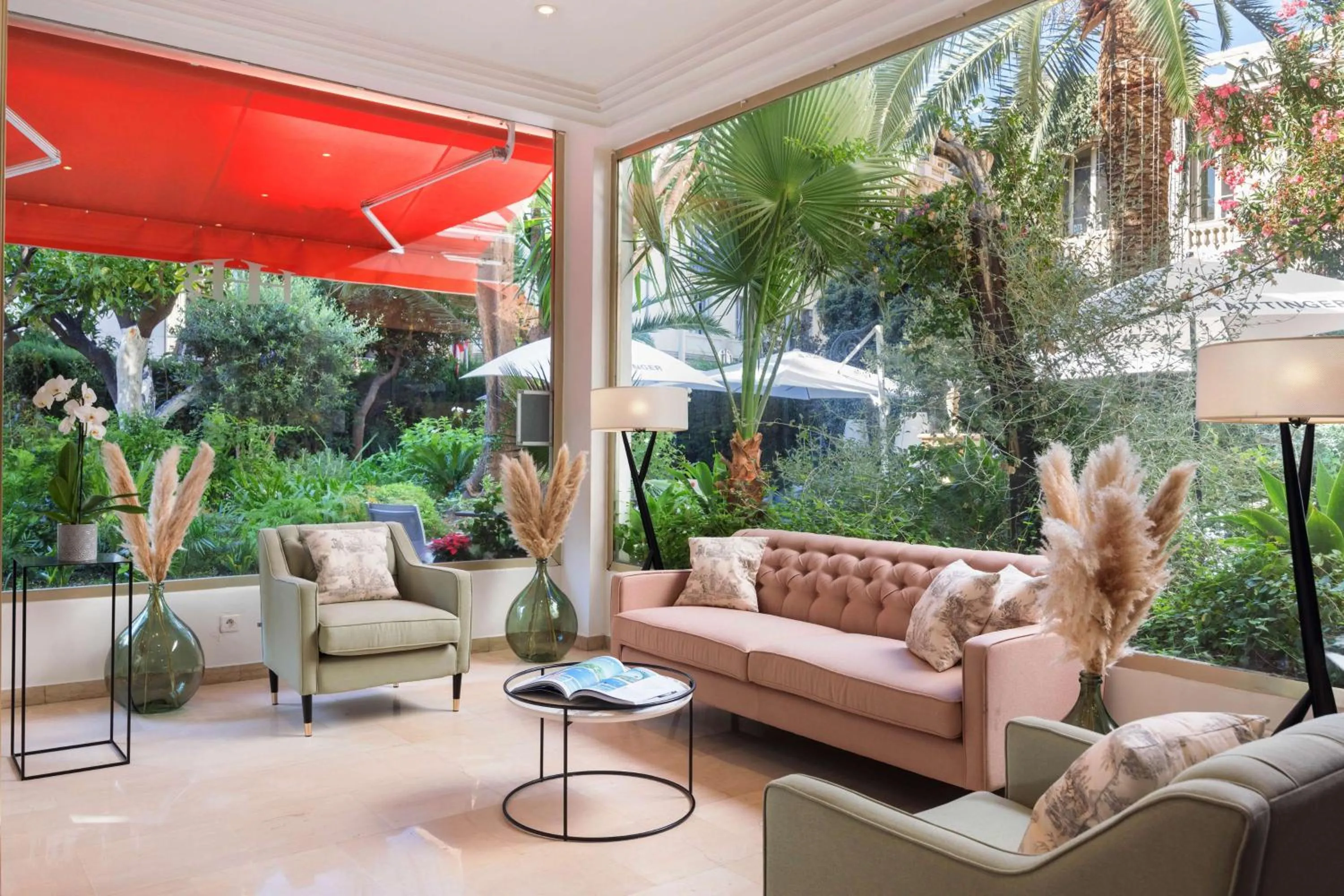 Lobby or reception in Best Western Plus Hôtel Brice Garden Nice