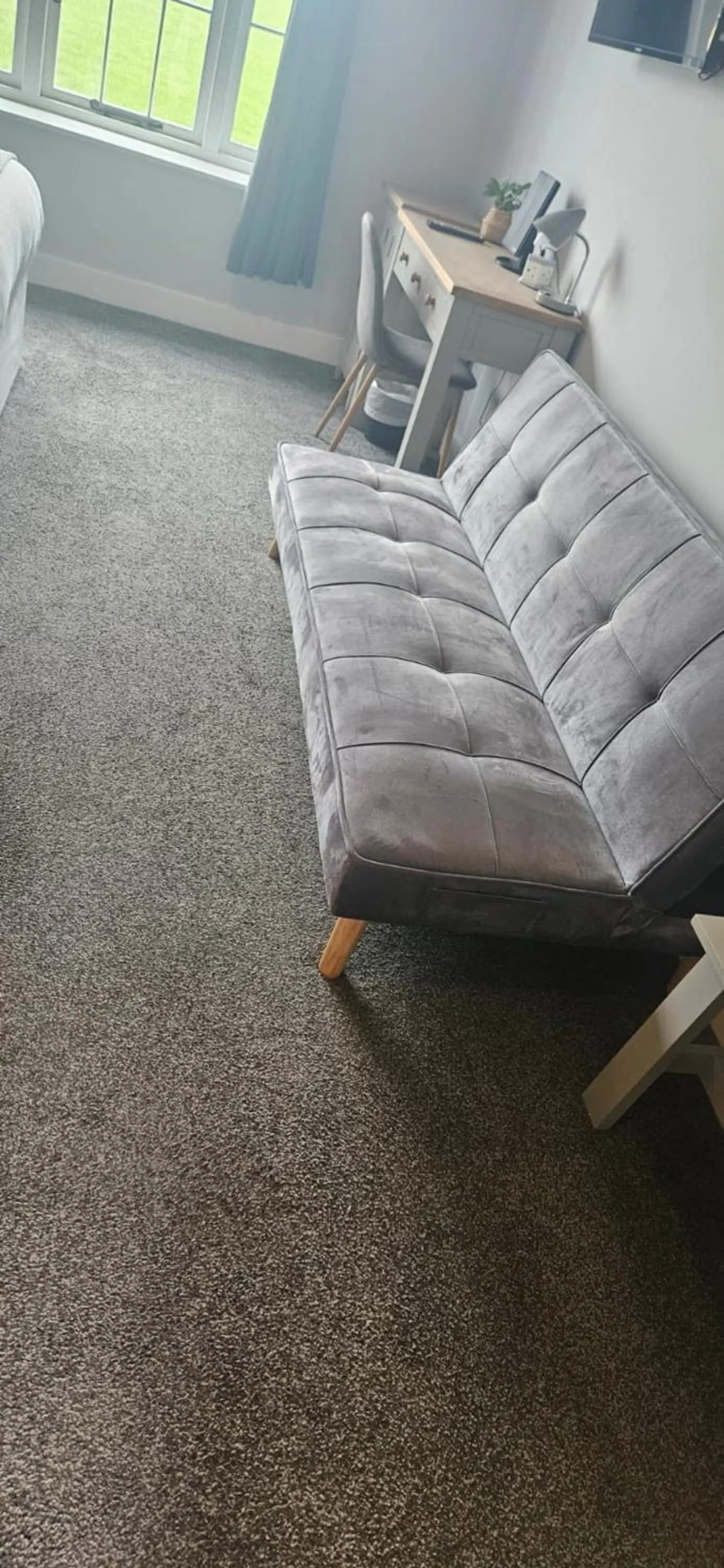 Bedroom in The Kings Arms, Colchester A120