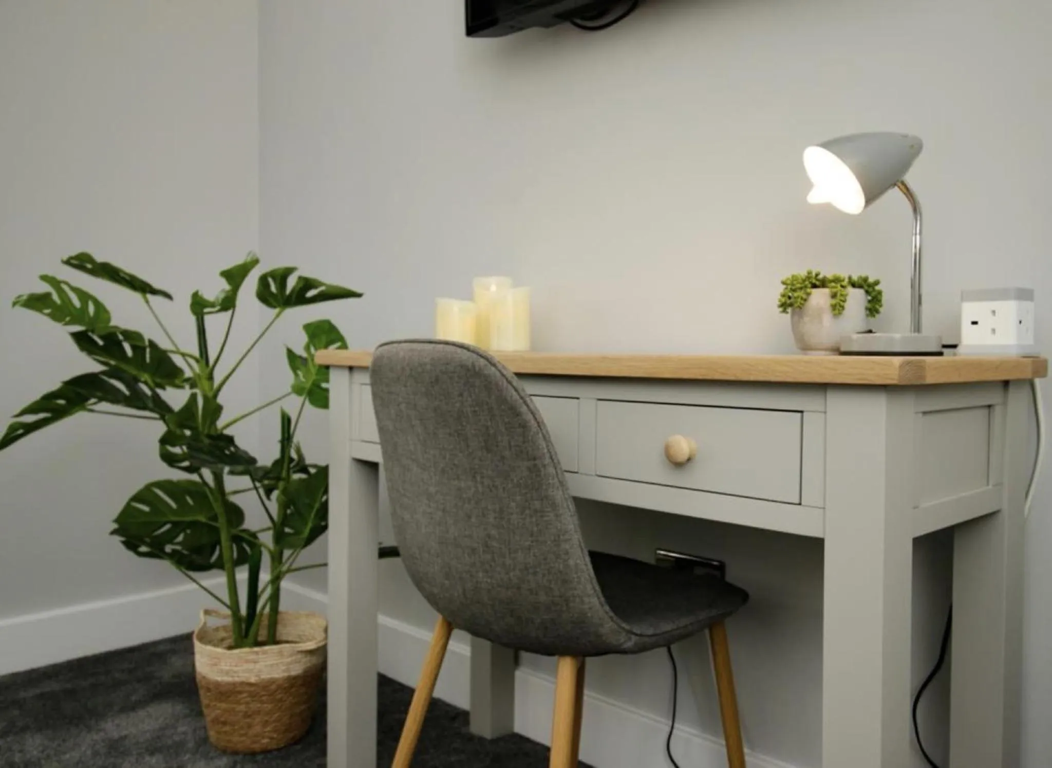 Bedroom in The Kings Arms, Colchester A120