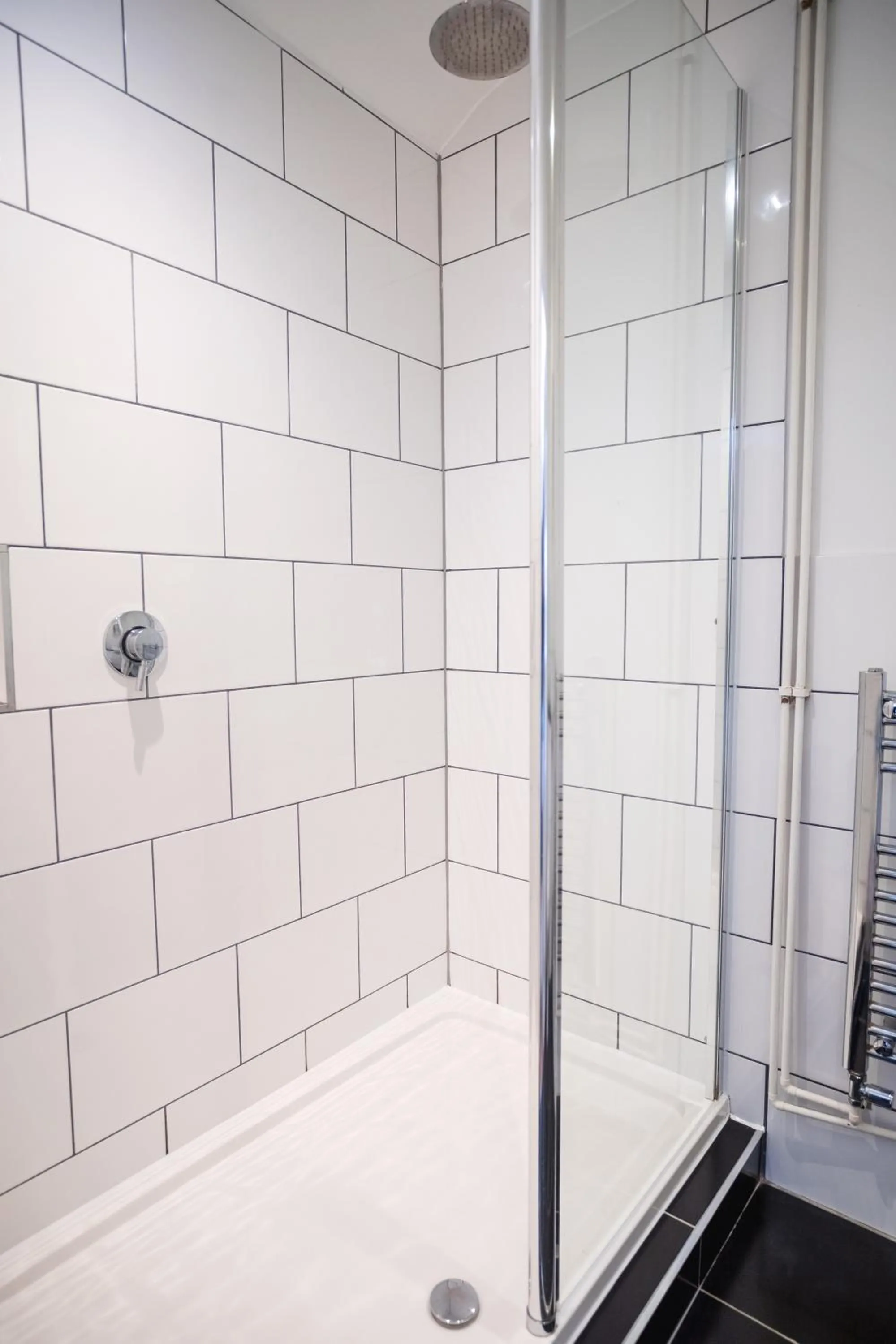 Bathroom in The Oyster Smack