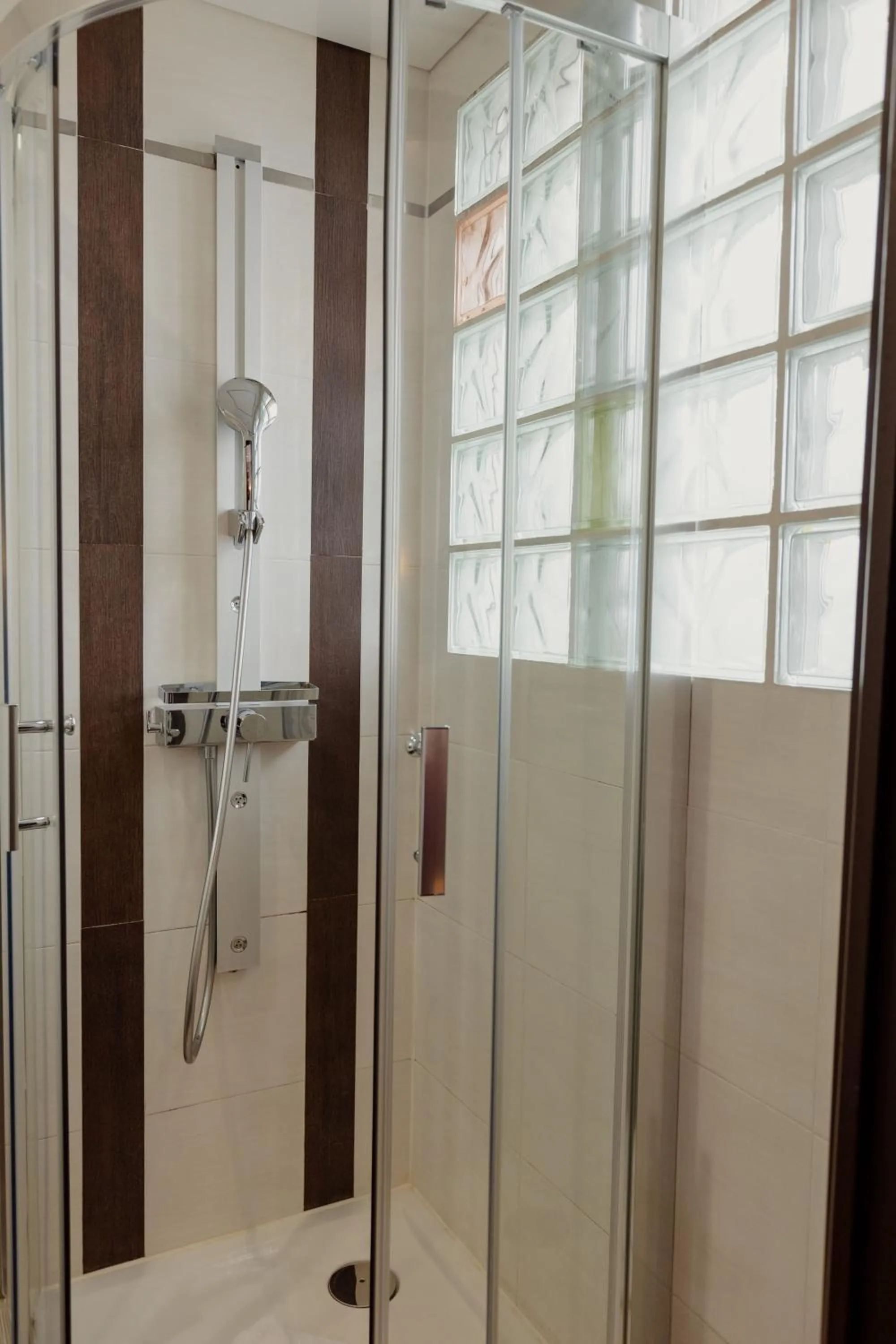 Bathroom in Grand Hotel Francais