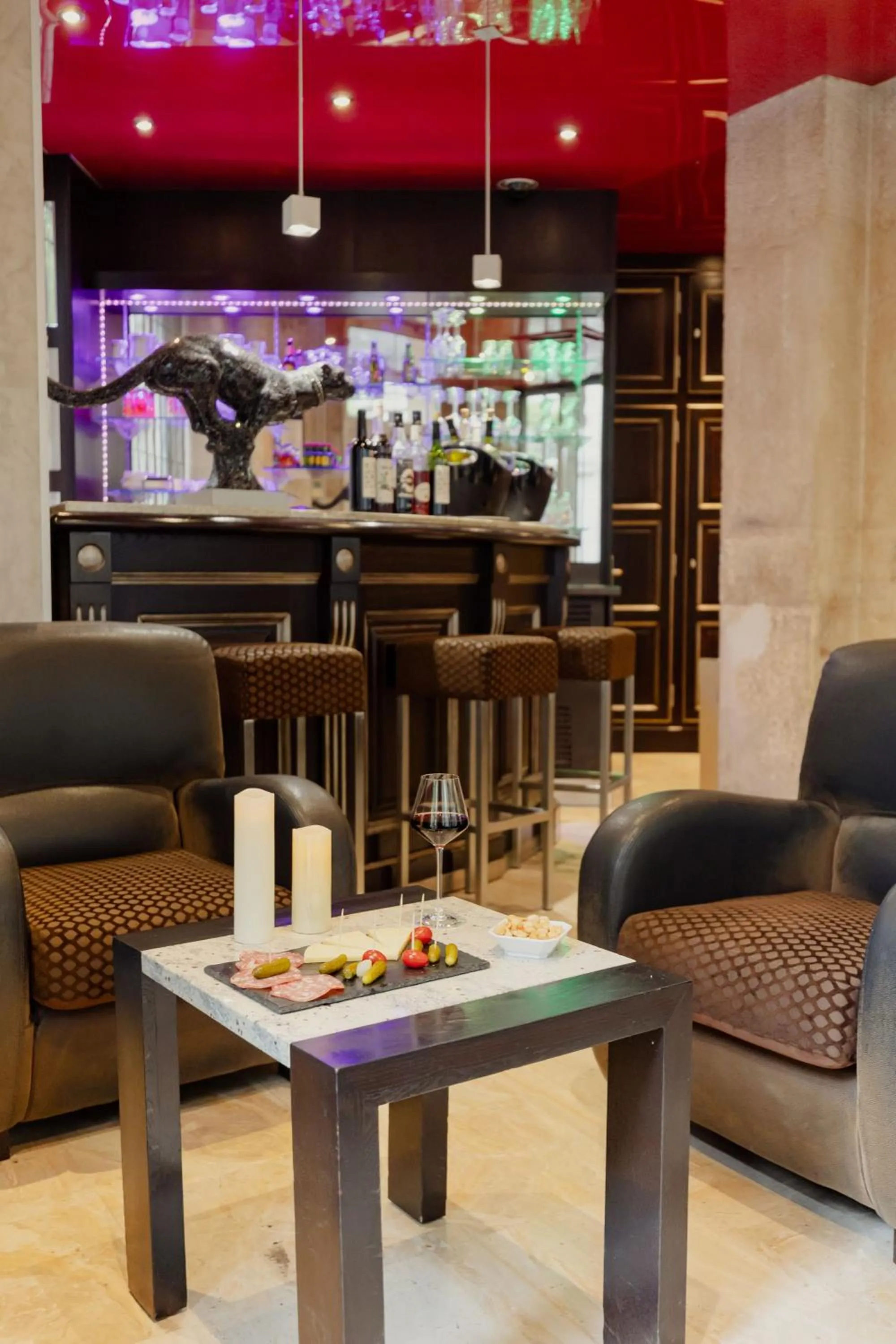 Lounge or bar in Grand Hotel Francais