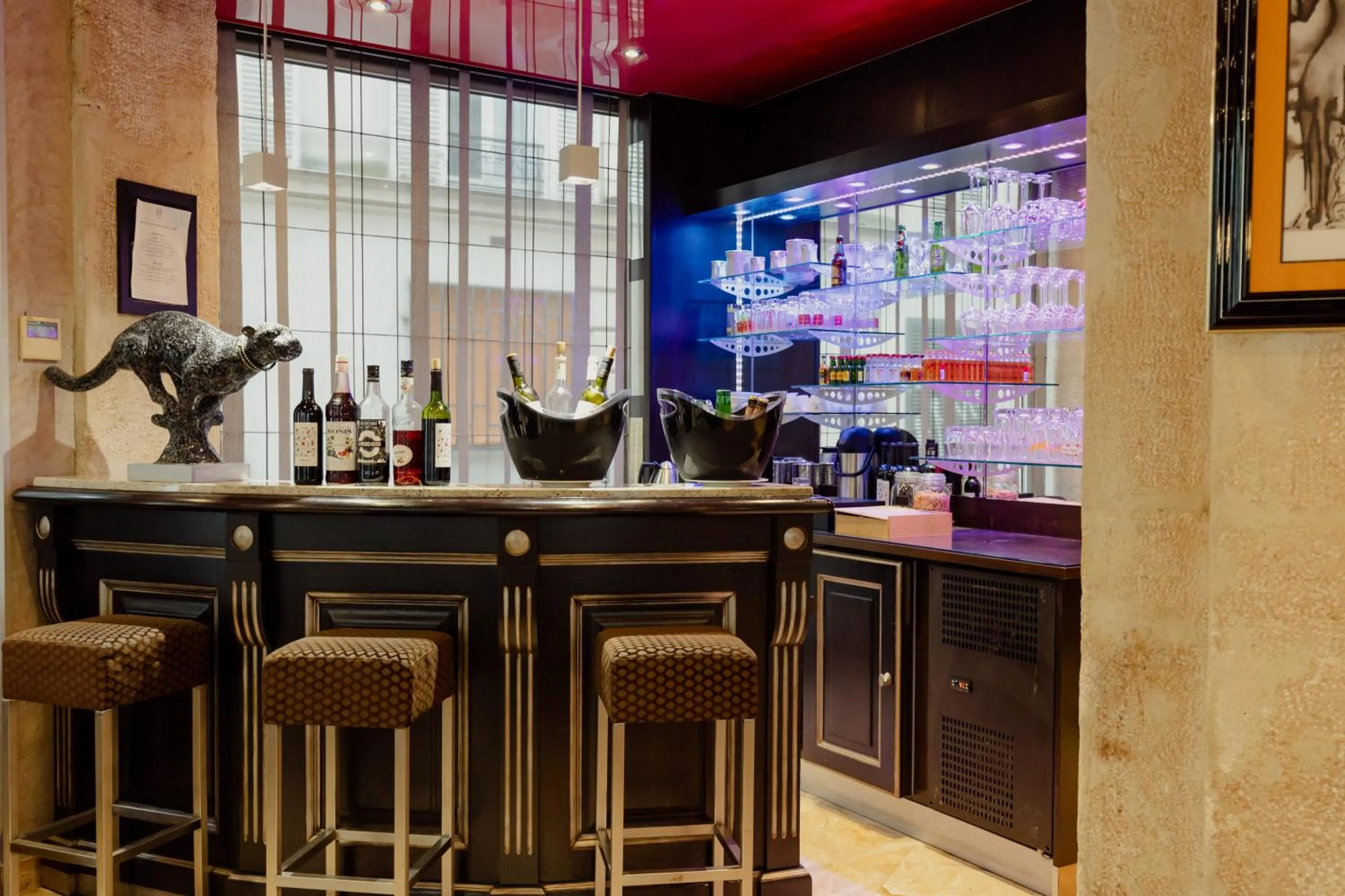 Lounge or bar in Grand Hotel Francais