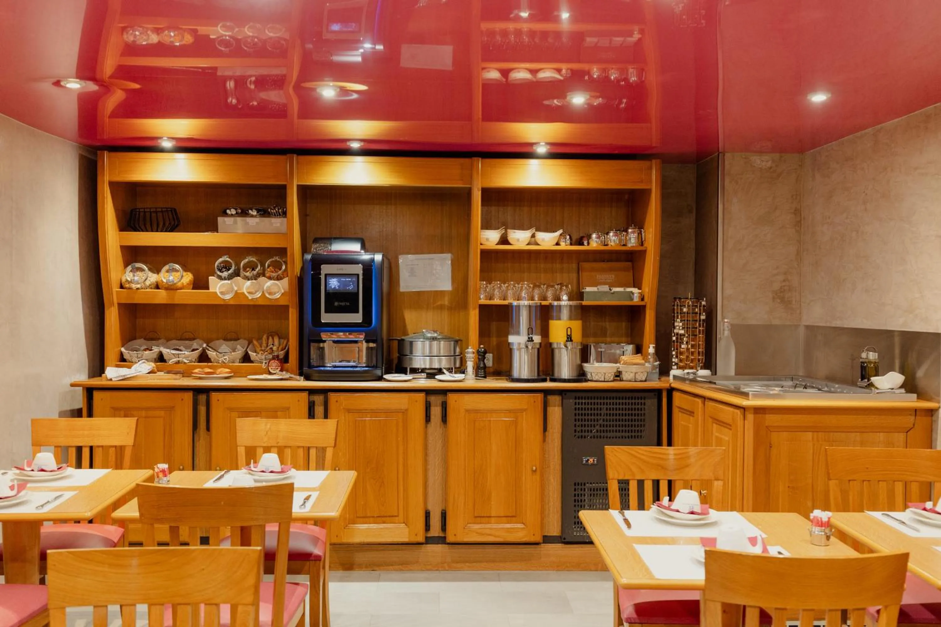 Breakfast in Grand Hotel Francais