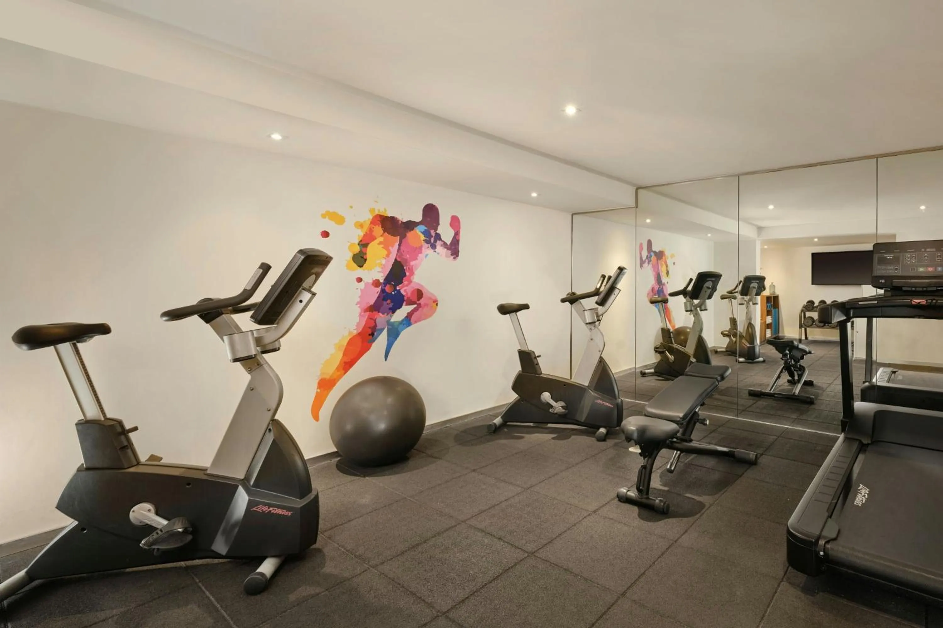 Fitness centre/facilities in AC Hotel by Marriott Nice