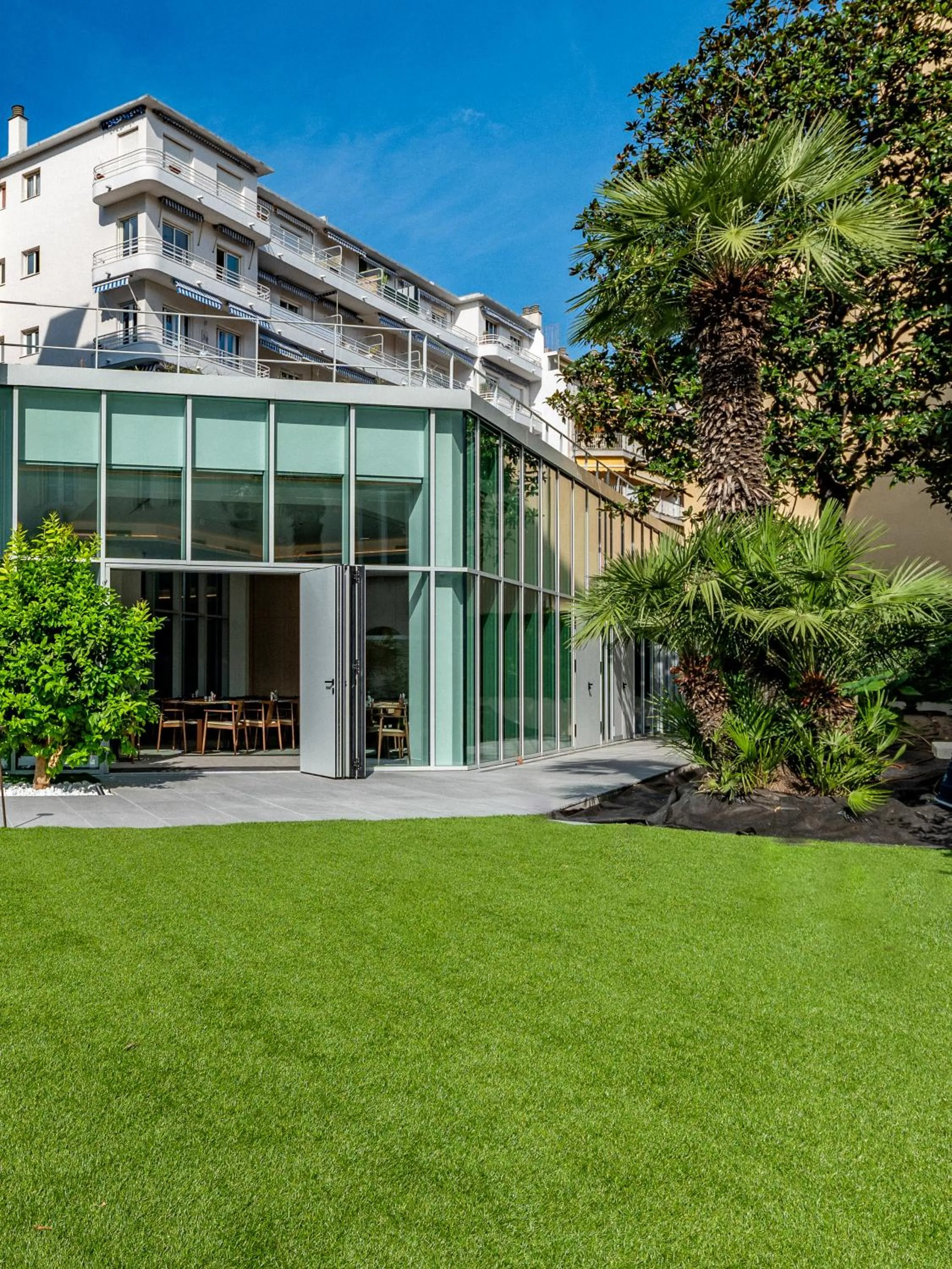 Garden view in AC Hotel by Marriott Nice