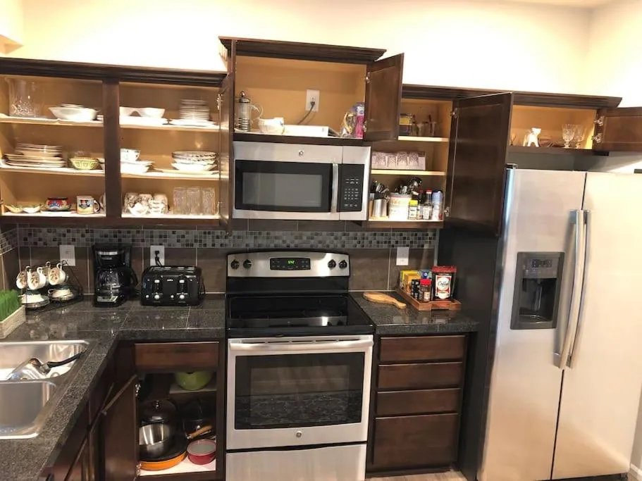 Kitchen or kitchenette in Terra House Tacoma - EV Power Station, Crib, Stroller, High Chair