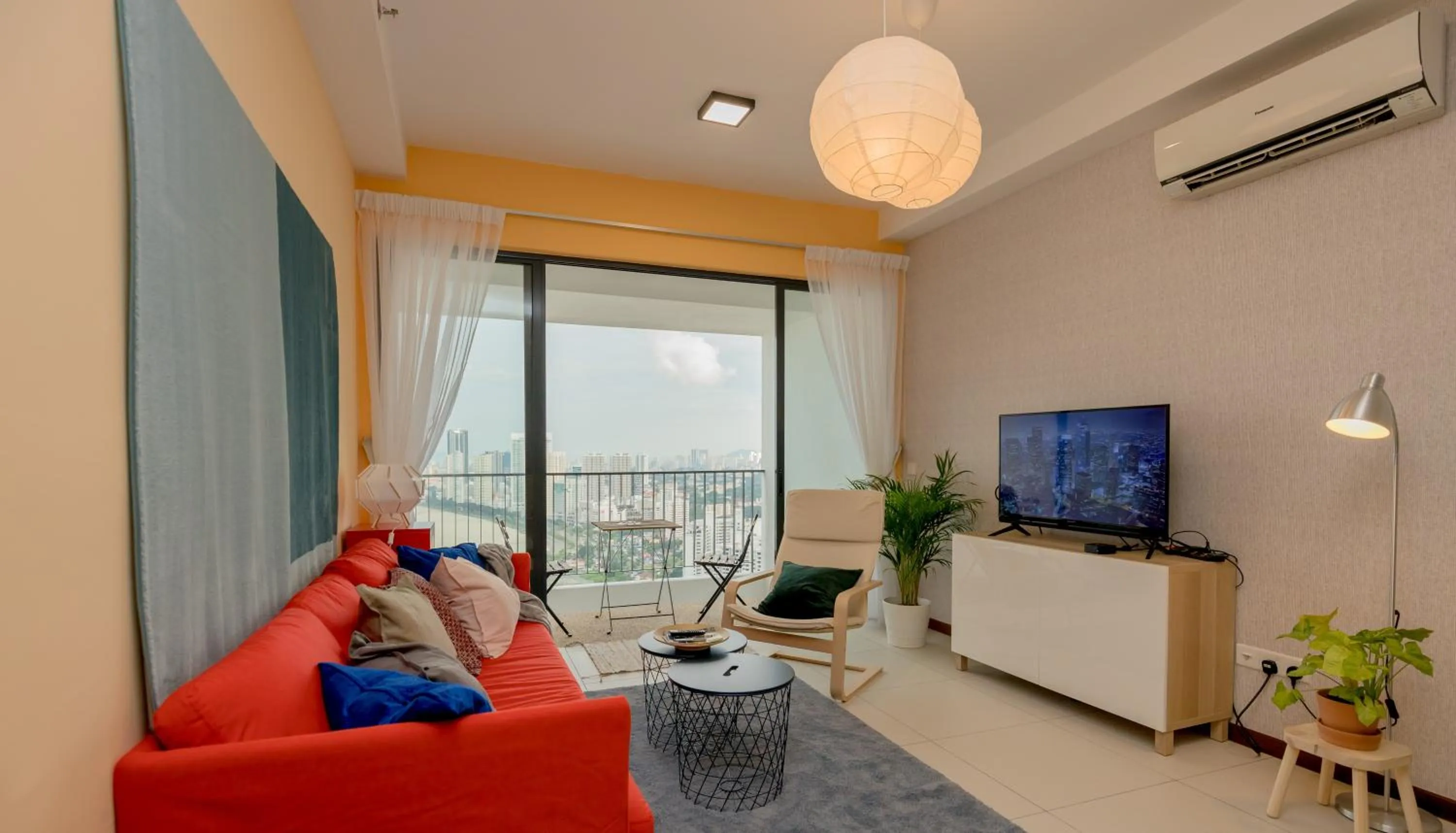 Living room in The Landmark Condo, by Sanguine
