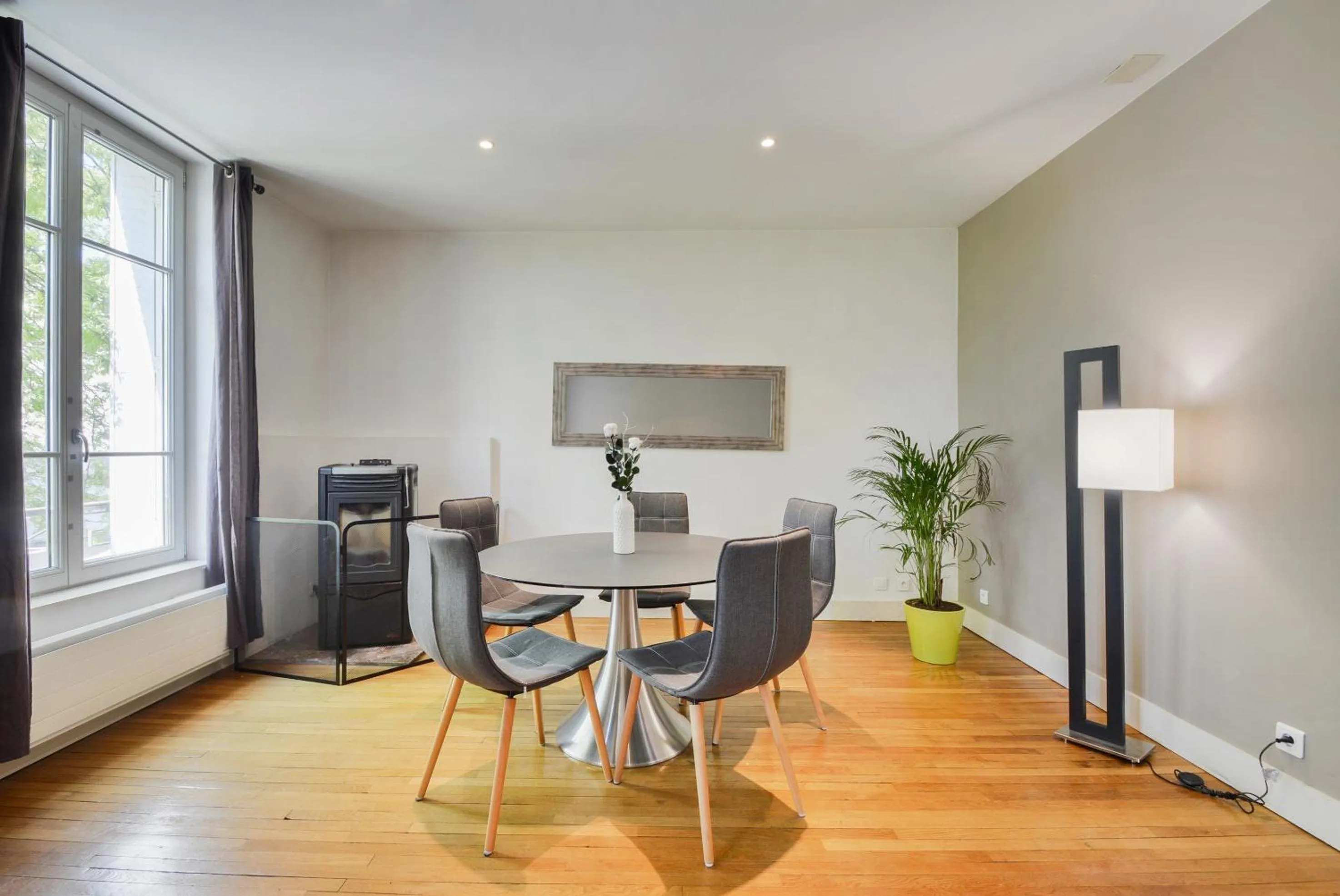 Dining area in Meublé prestige