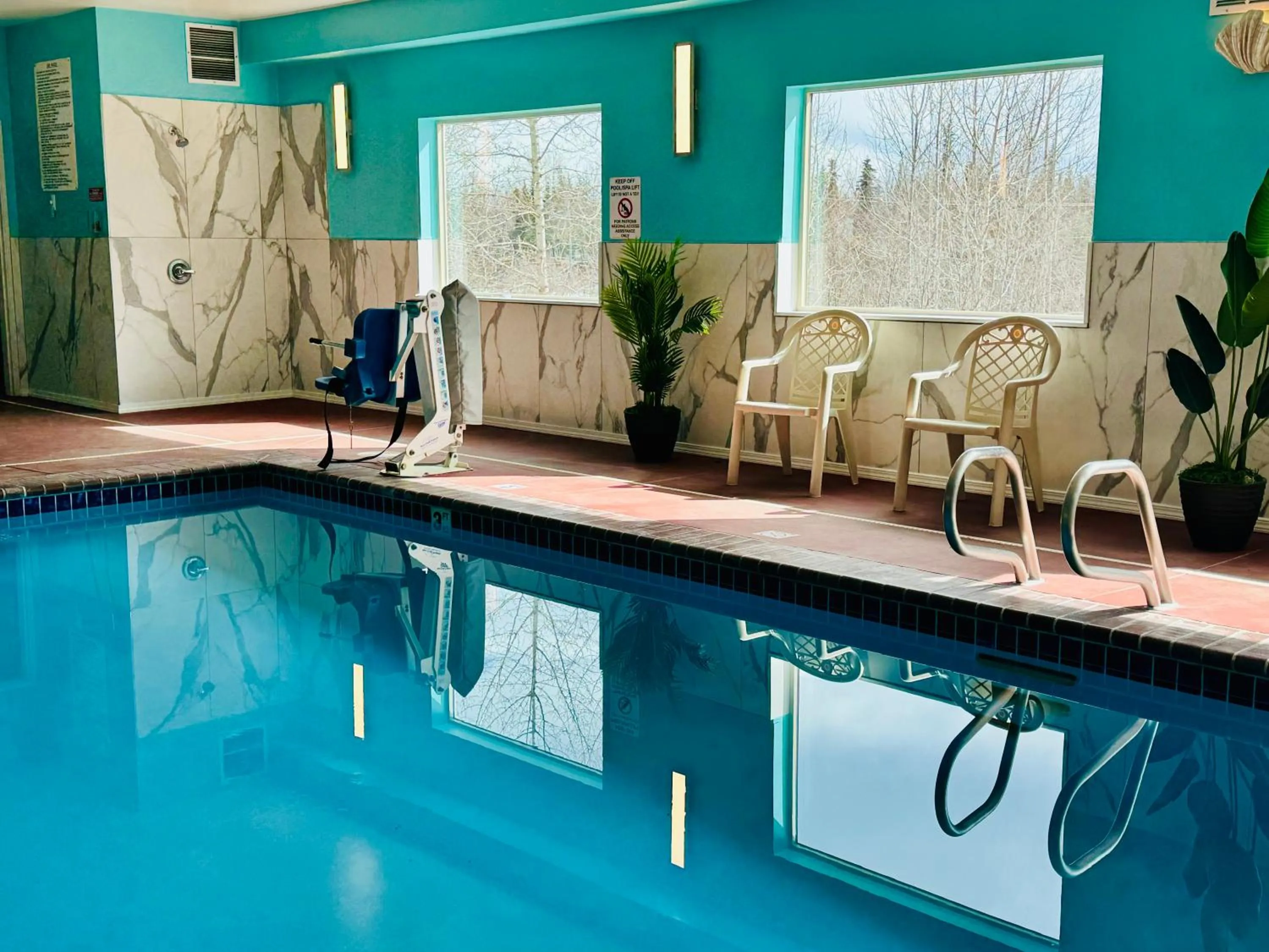 Swimming pool in Aspen Hotel