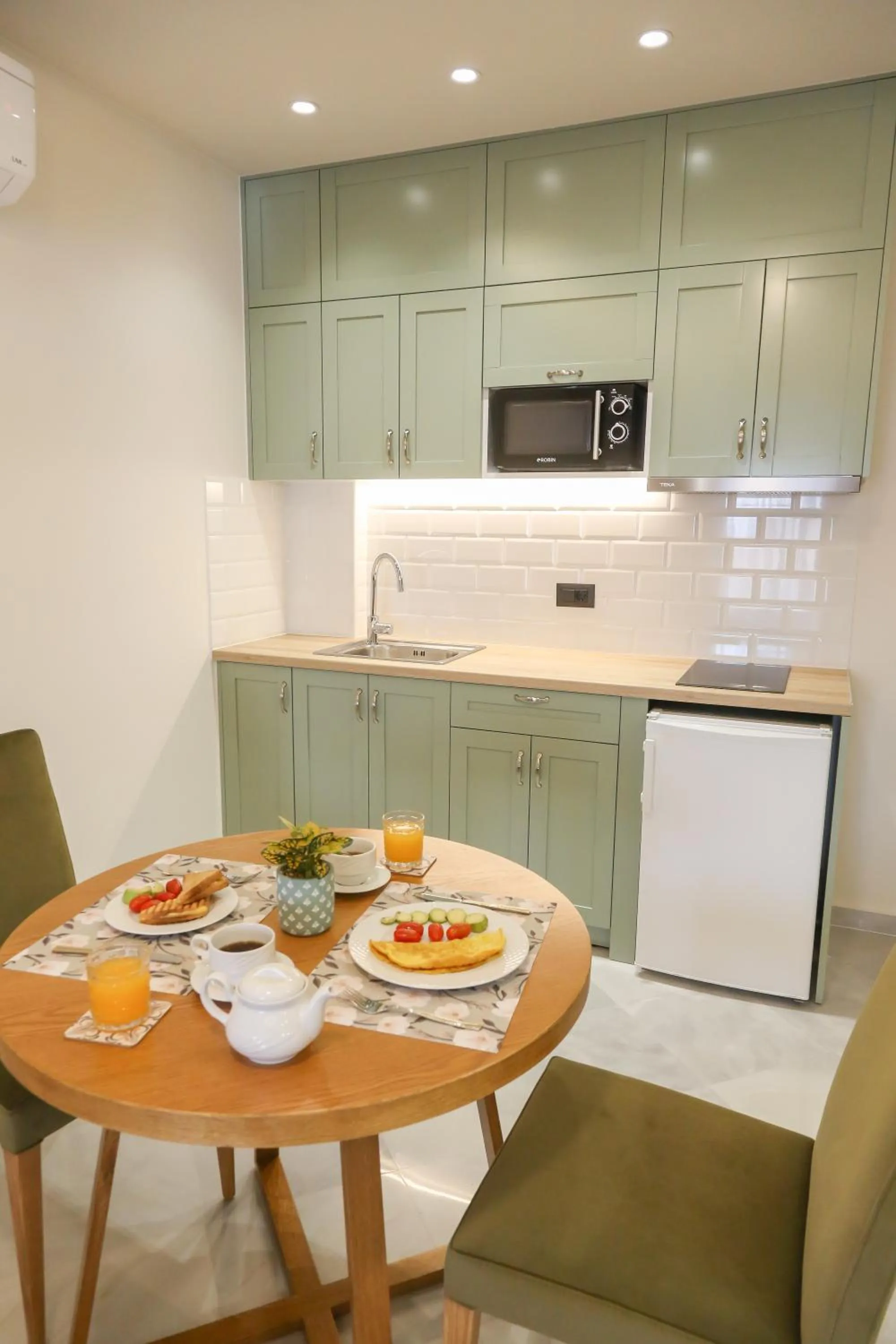 Kitchen or kitchenette in Heaven Apartments
