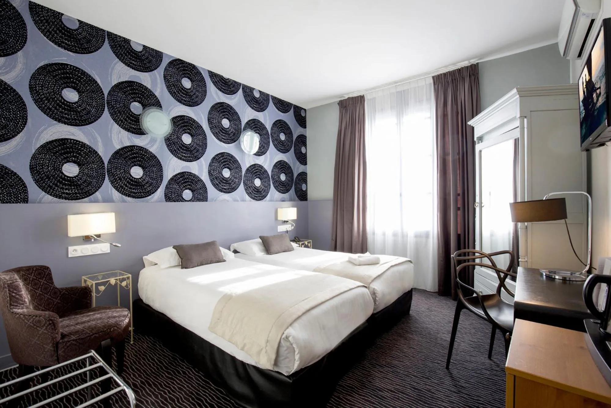 Bedroom in Hôtel Raymond 4 Toulouse