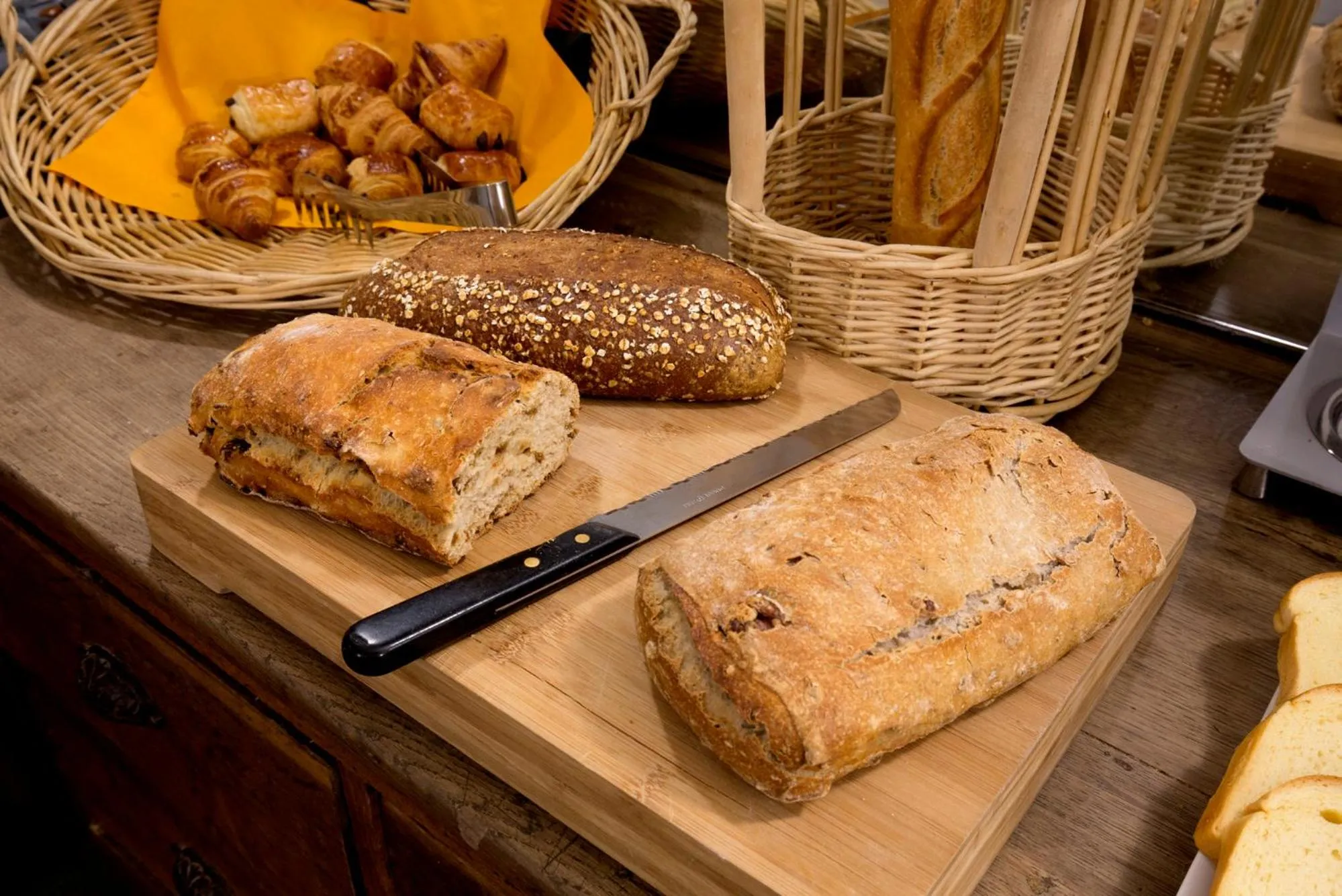 Restaurant/places to eat in Hôtel Raymond 4 Toulouse