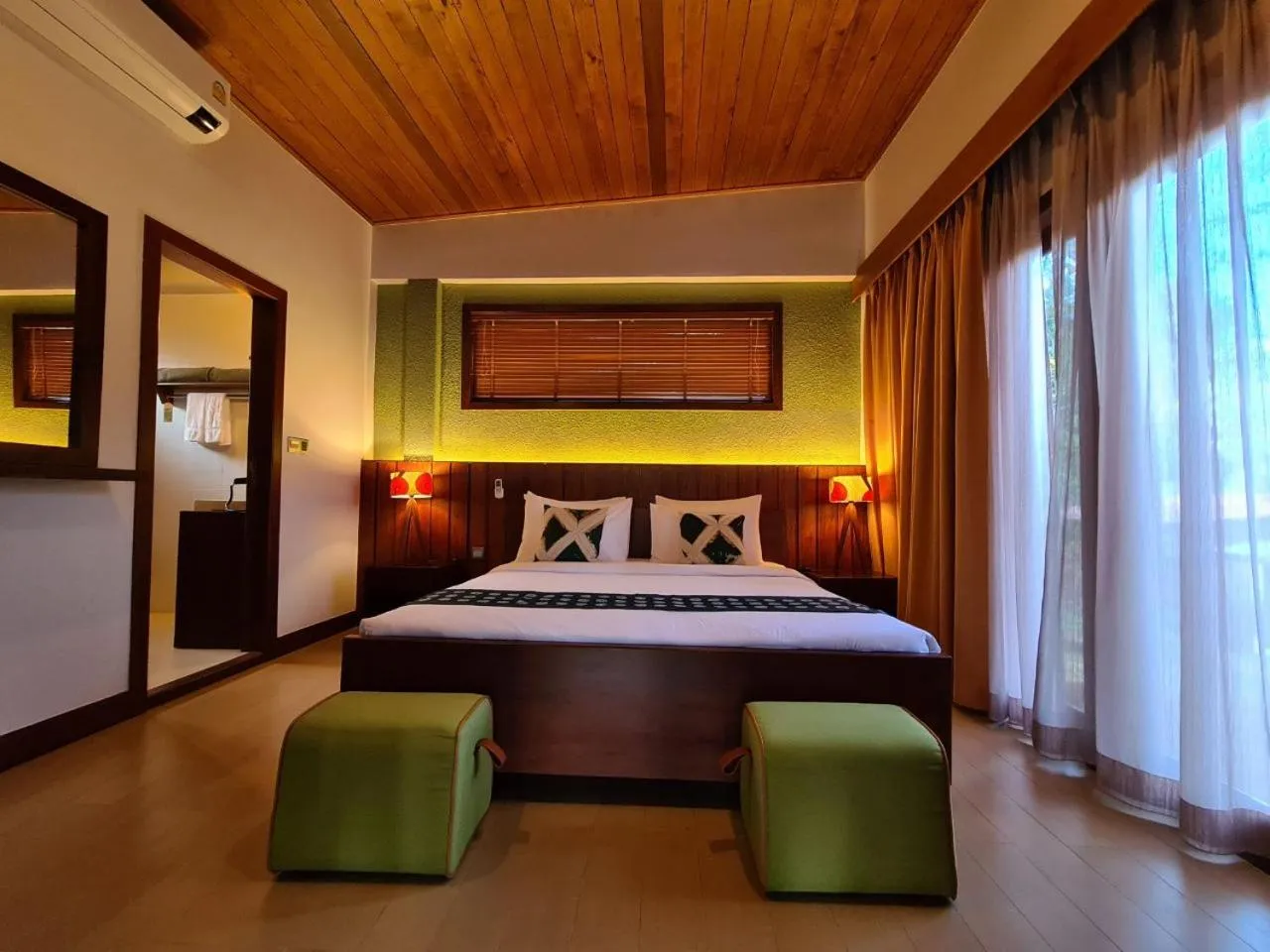 Property building, Bed in Mayura Hill Resort