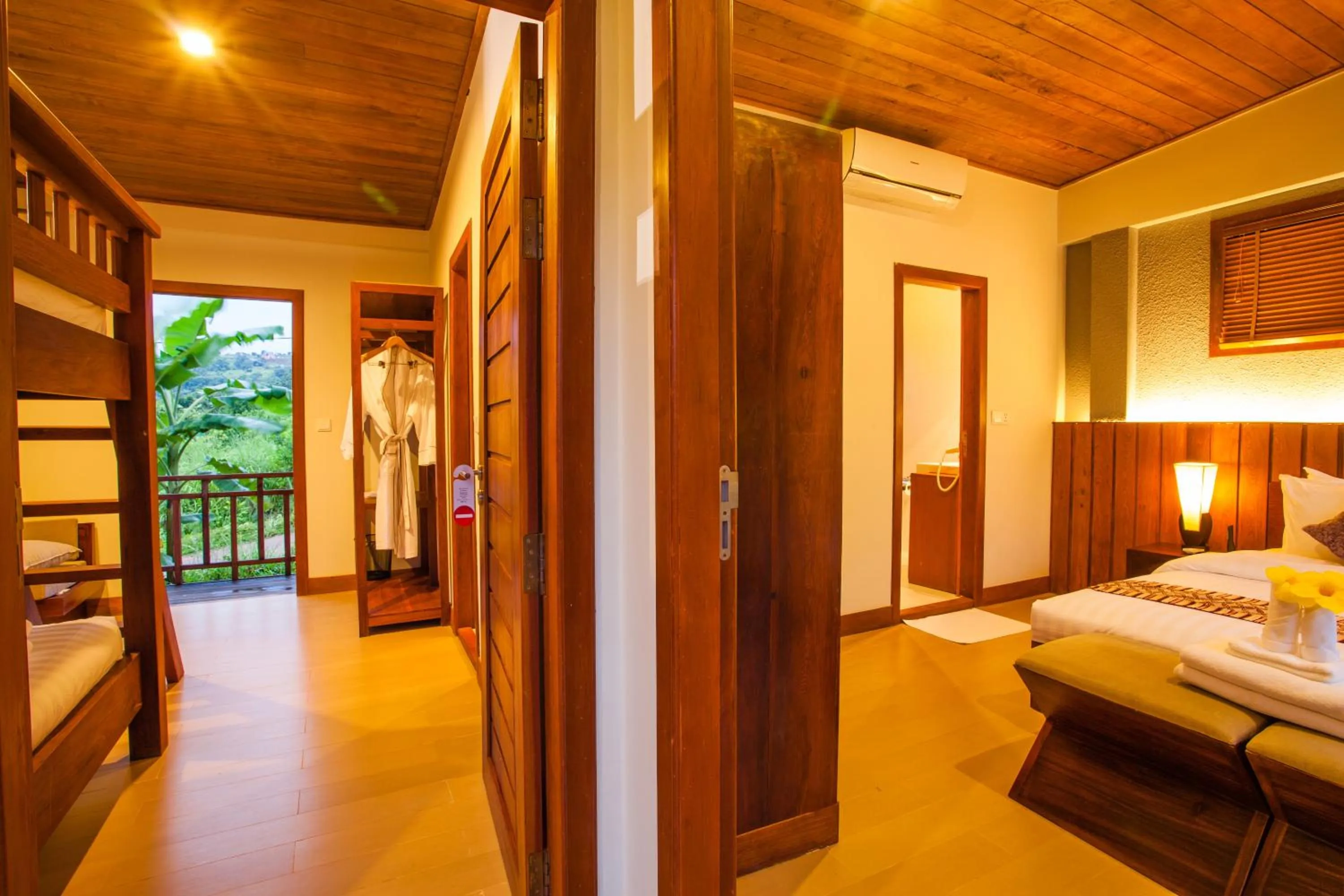 Bedroom, Bed in Mayura Hill Resort