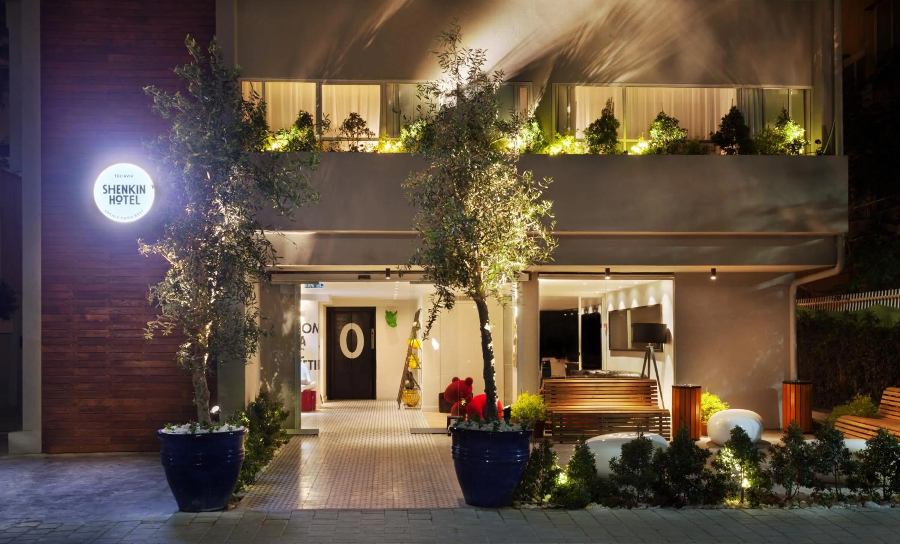 Facade/entrance in Jacob Shenkin Hotel