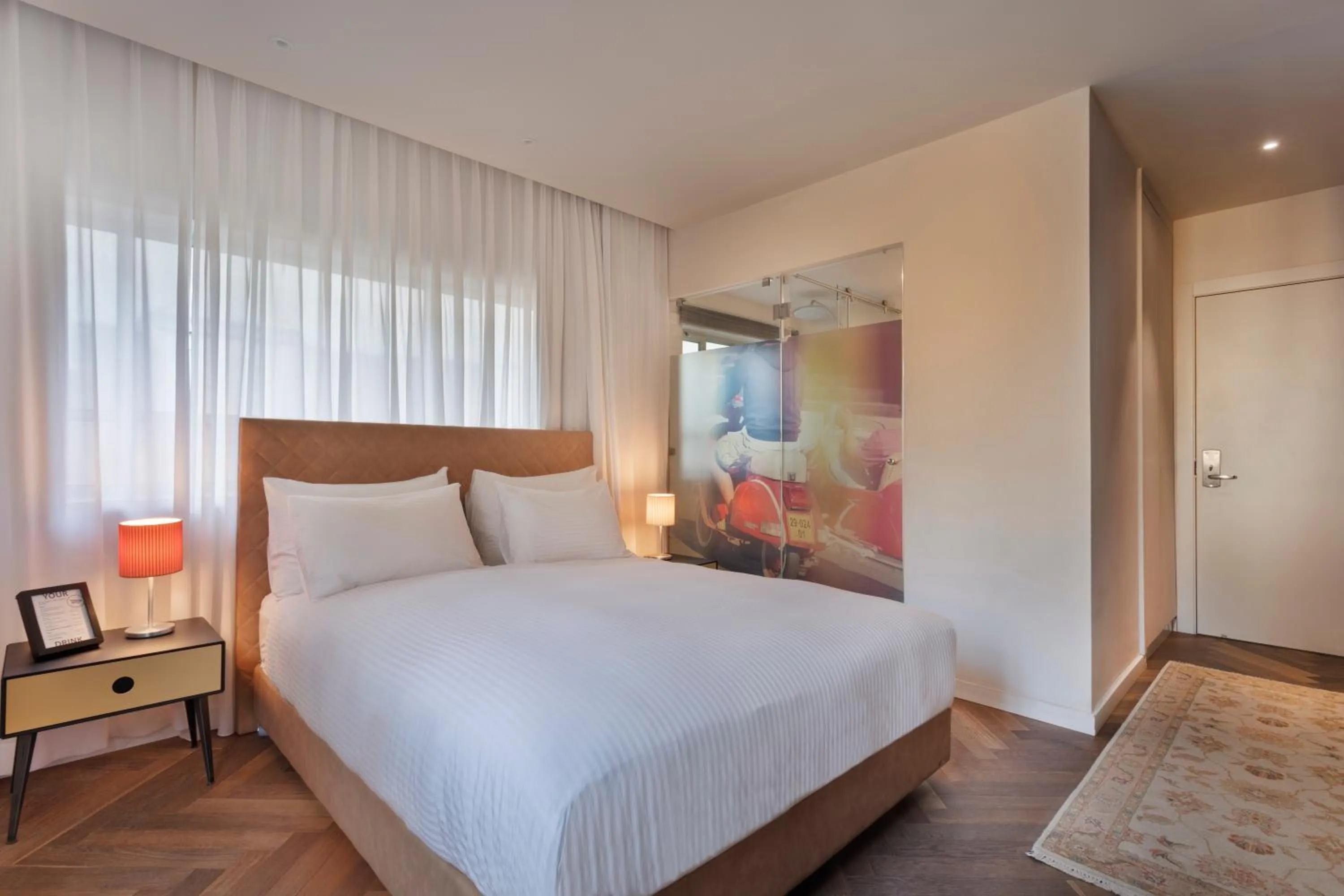 Photo of the whole room, Bed in Jacob Shenkin Hotel