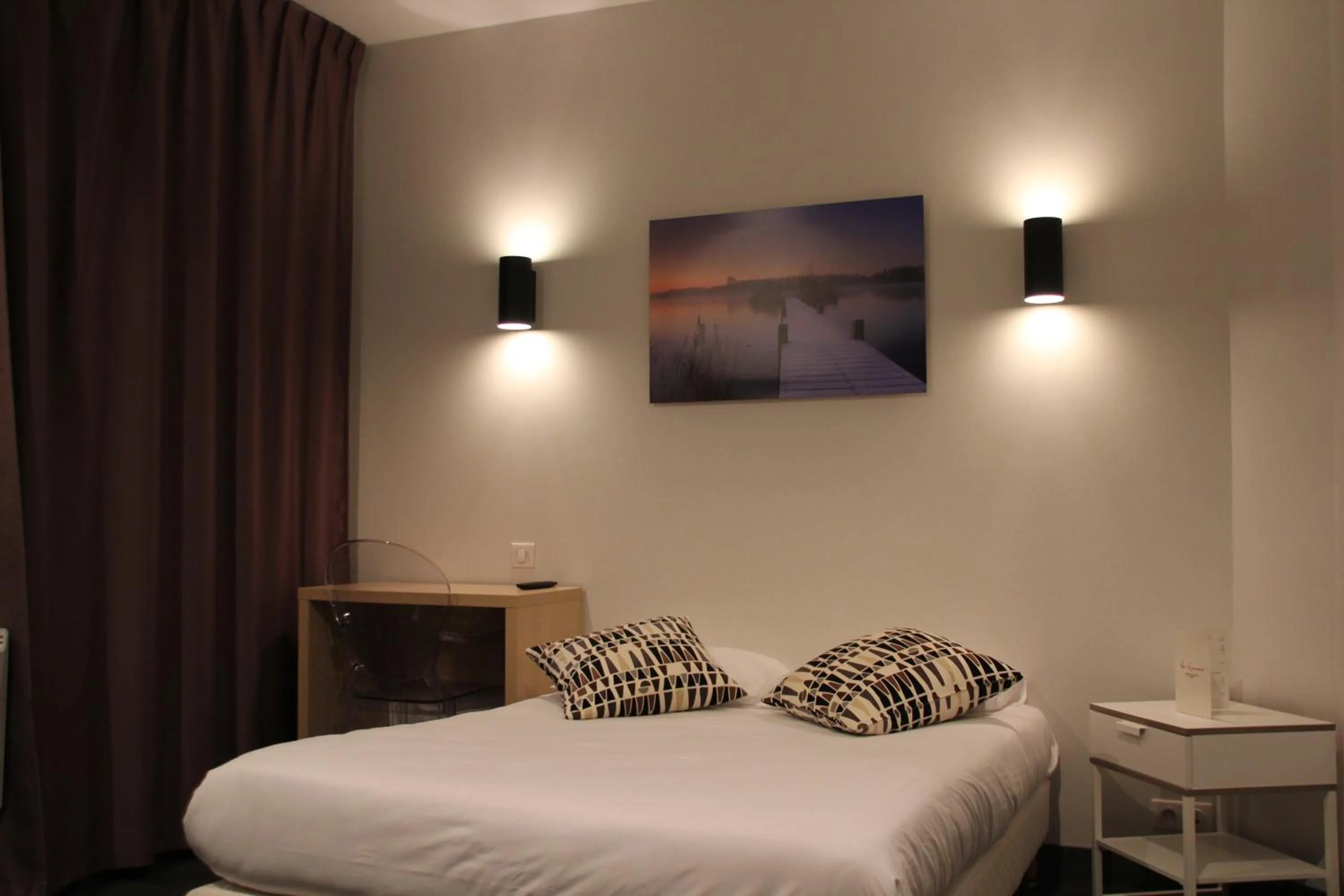 Bed in Hôtel Vol de Nuit Purpan