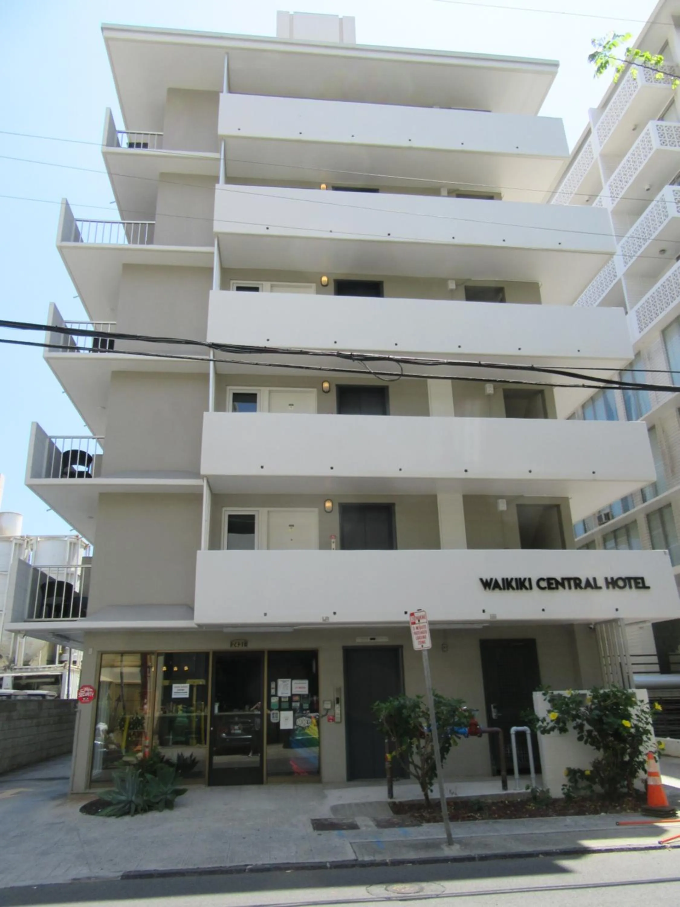 Waikiki Central Hotel - No Resort Fees