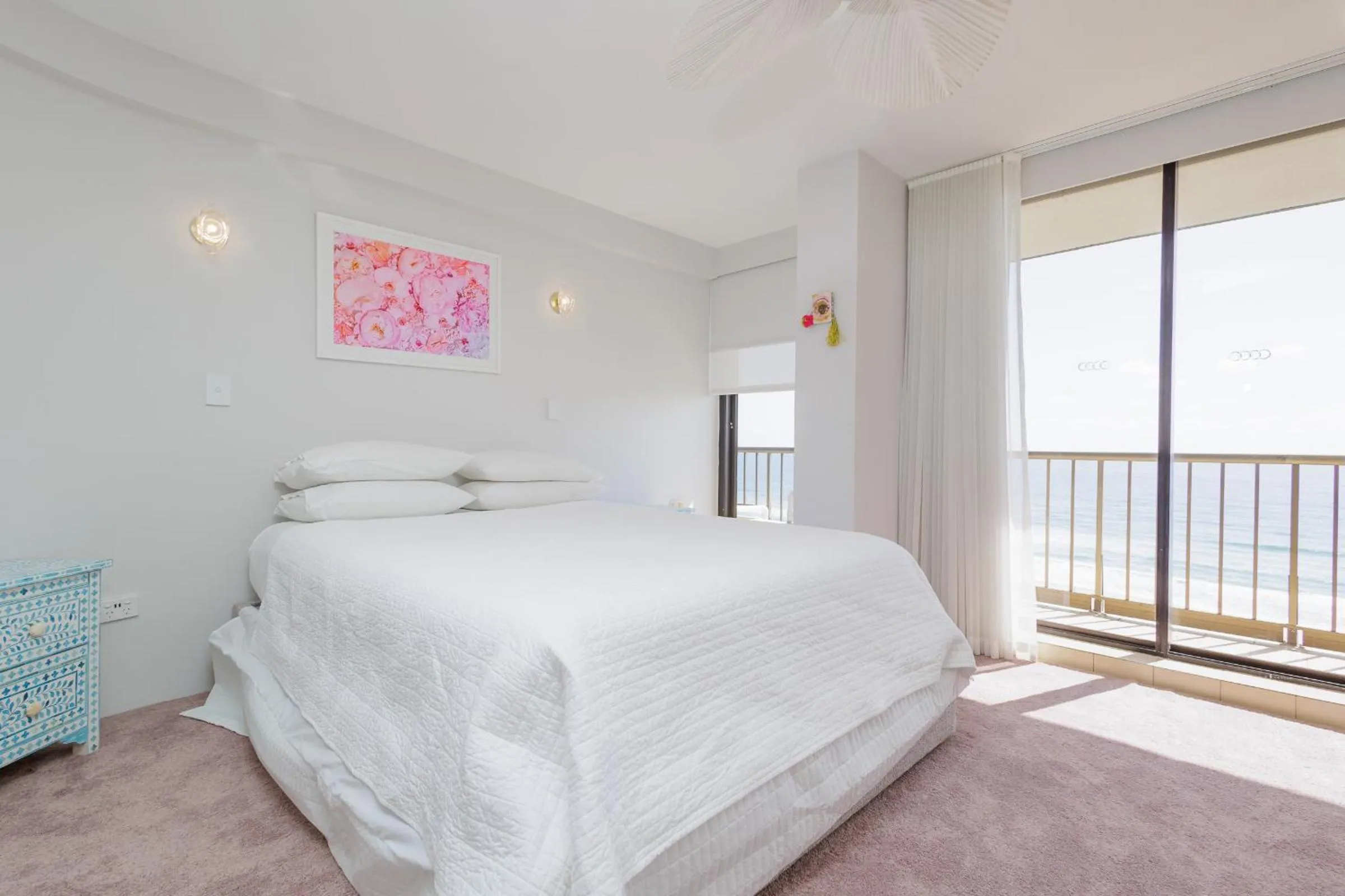 Bed in The Rocks Resort - Official