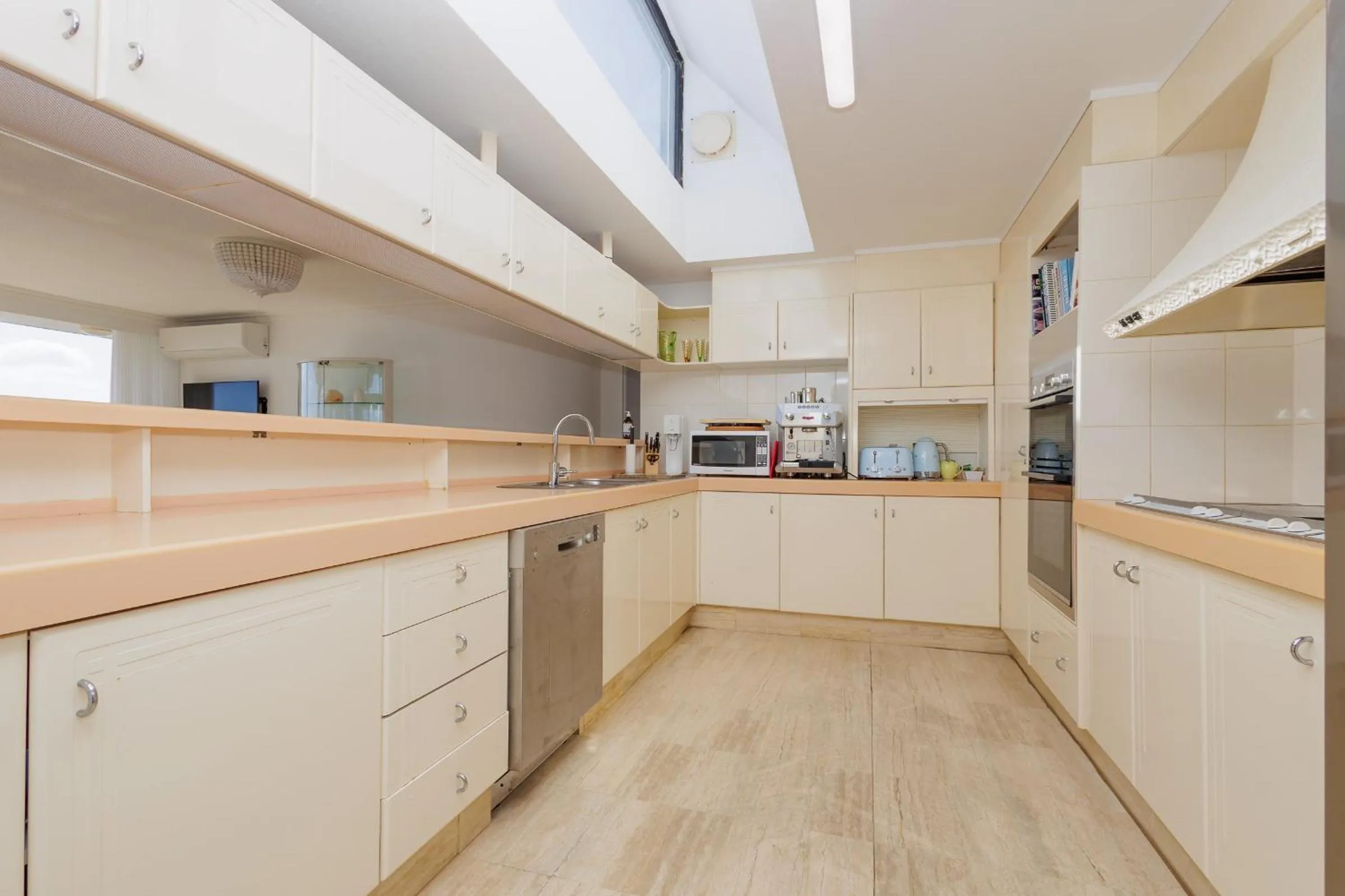 Kitchen or kitchenette in The Rocks Resort - Official