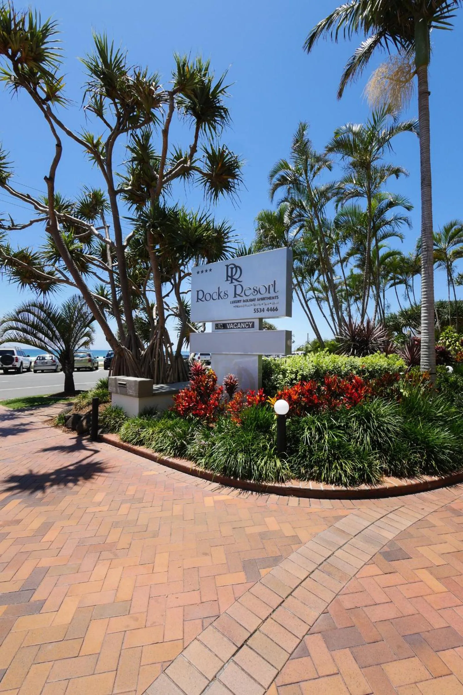 Facade/entrance in The Rocks Resort - Official