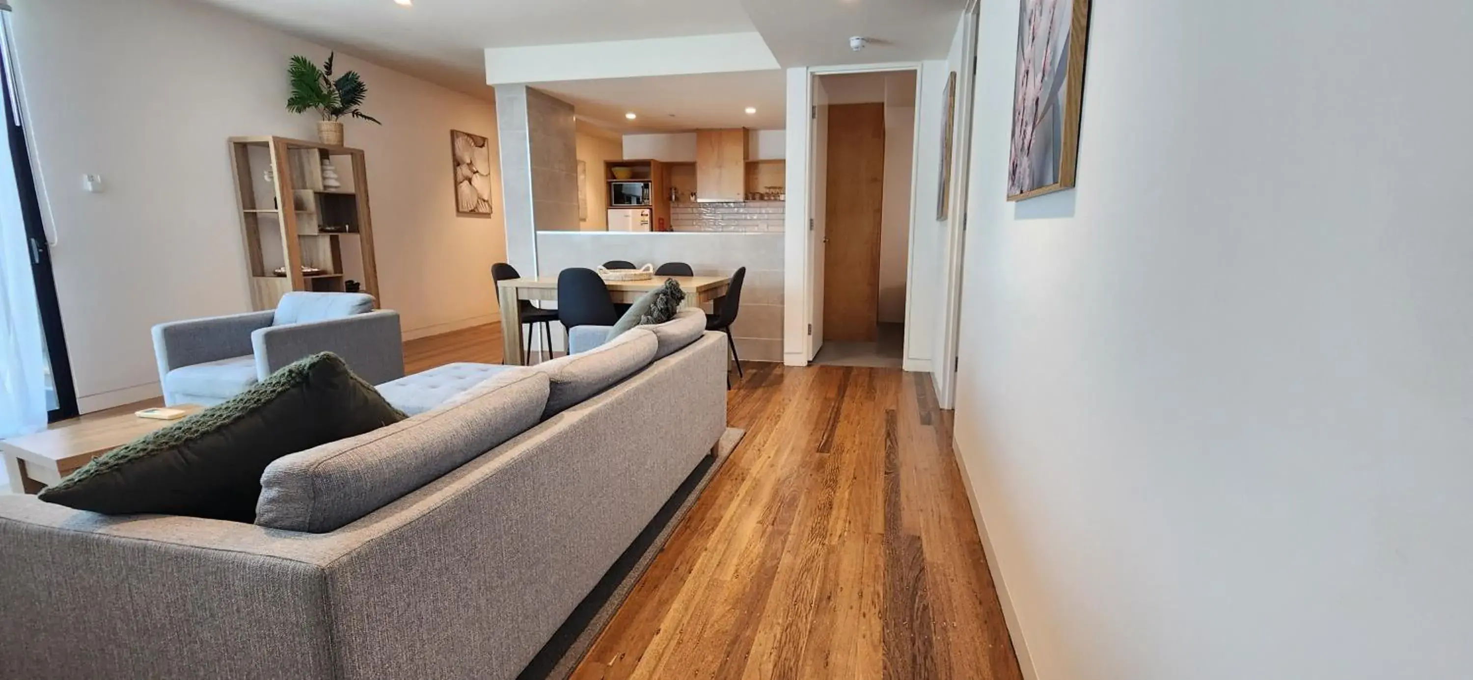 Deluxe Two-Bedroom Apartment in Phillip Island Apartments Deluxe Two-Bedroom Apartment in Phillip Island Apartments