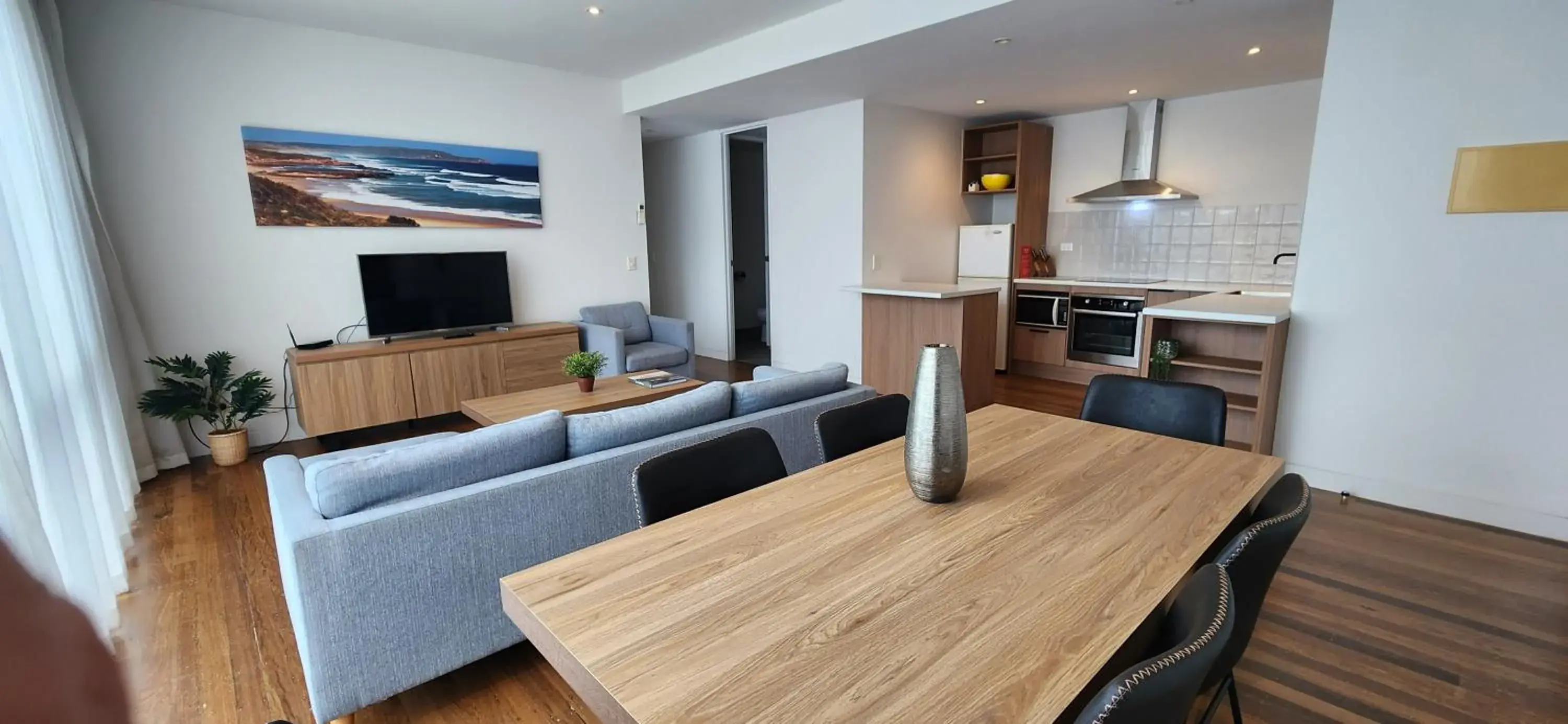 Deluxe Three-Bedroom Apartment in Phillip Island Apartments Deluxe Three-Bedroom Apartment in Phillip Island Apartments