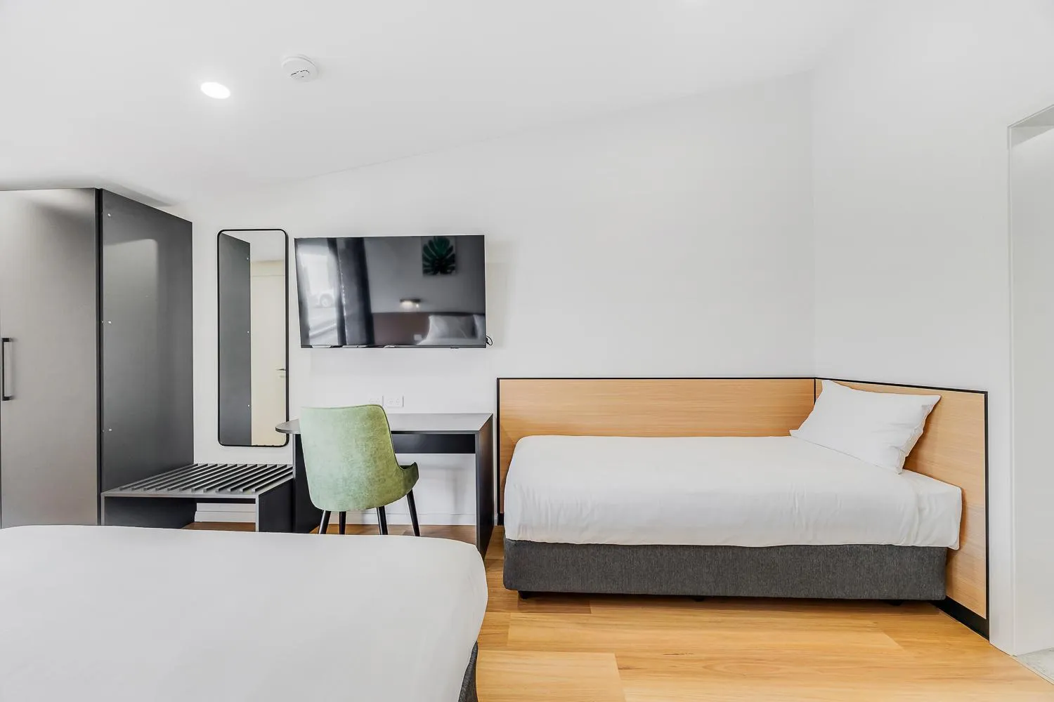 Bed in Parkview Motor Inn