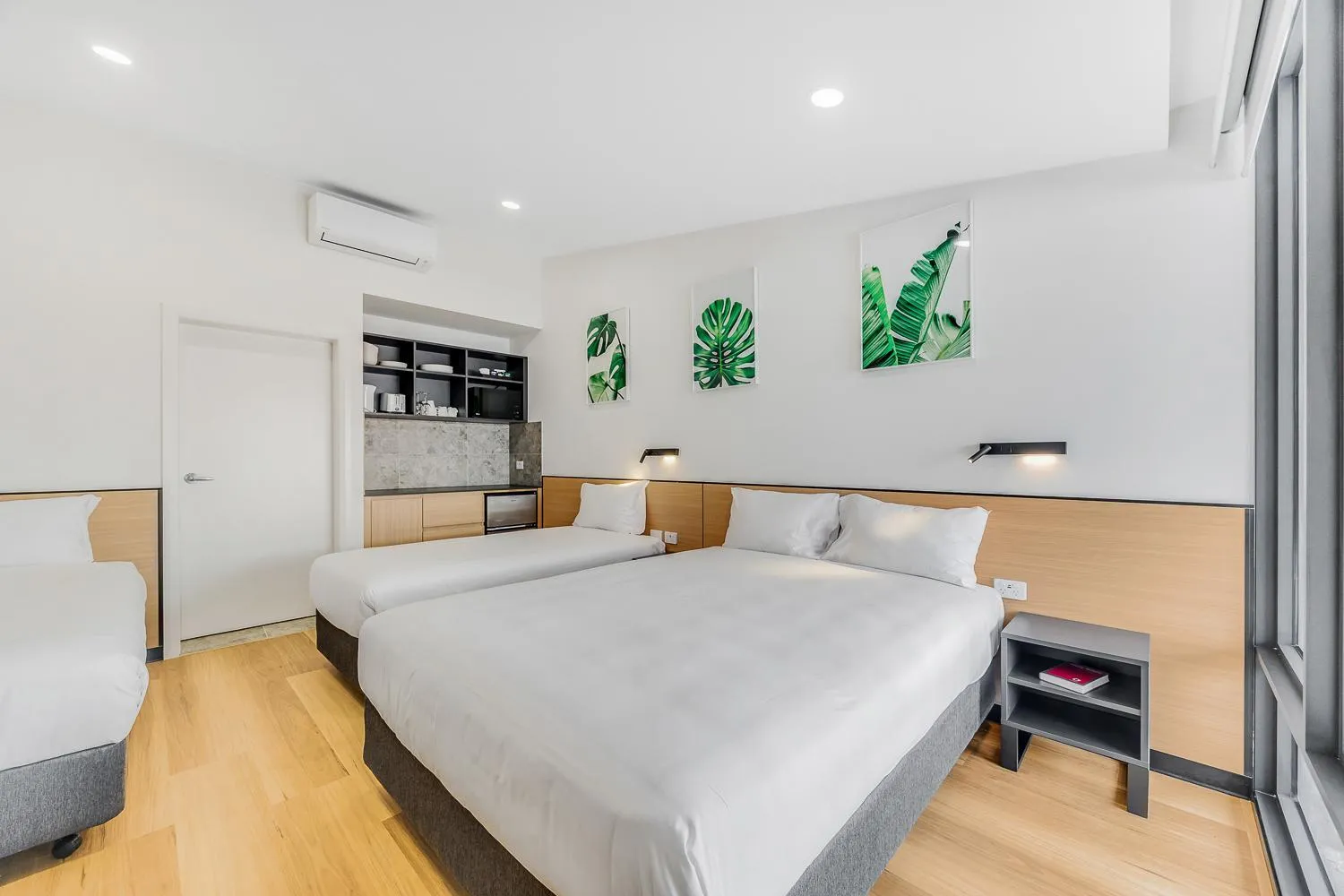 Bed in Parkview Motor Inn