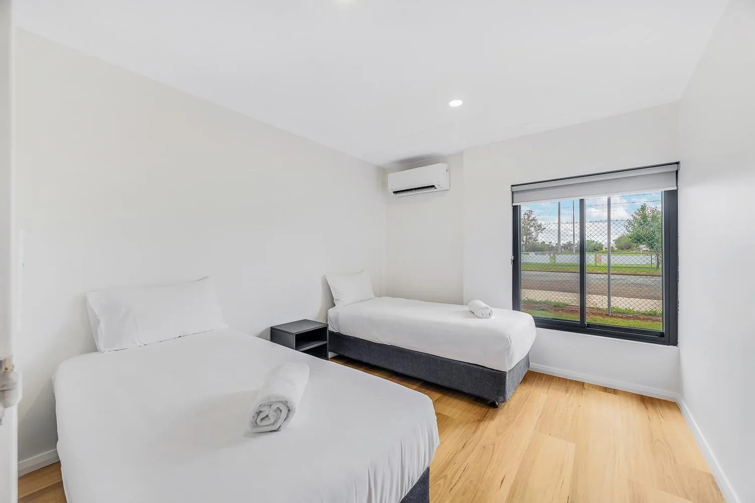 Bed in Parkview Motor Inn