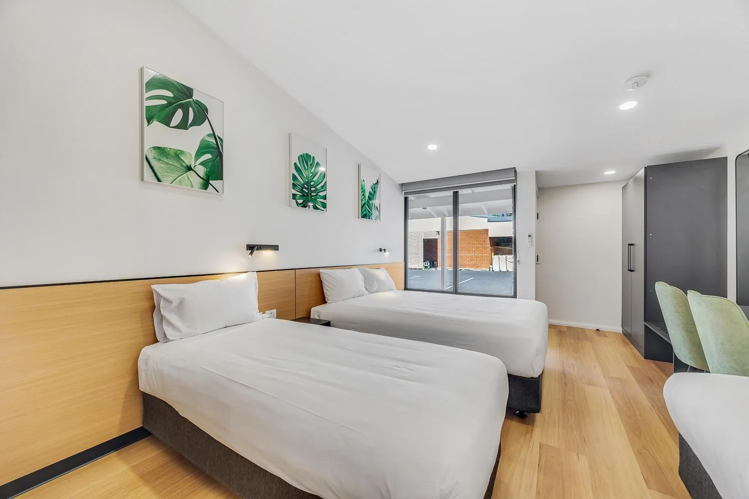 Bed in Parkview Motor Inn